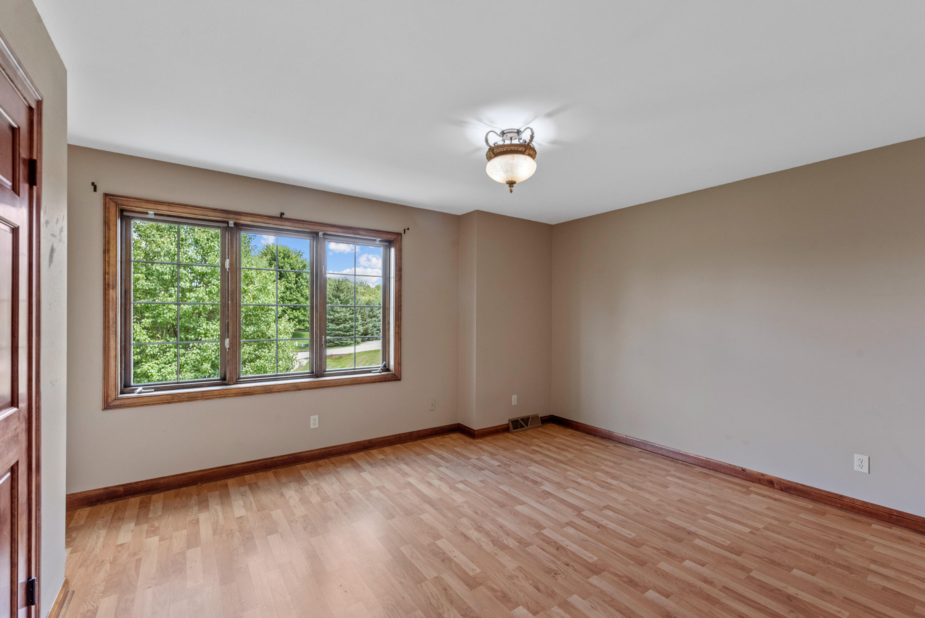 Wisconsin Lake Home for sale (MLS#: 1926665) at 3976  Woodridge Ct, in Richfield, Wisconsin. (40 of 70)