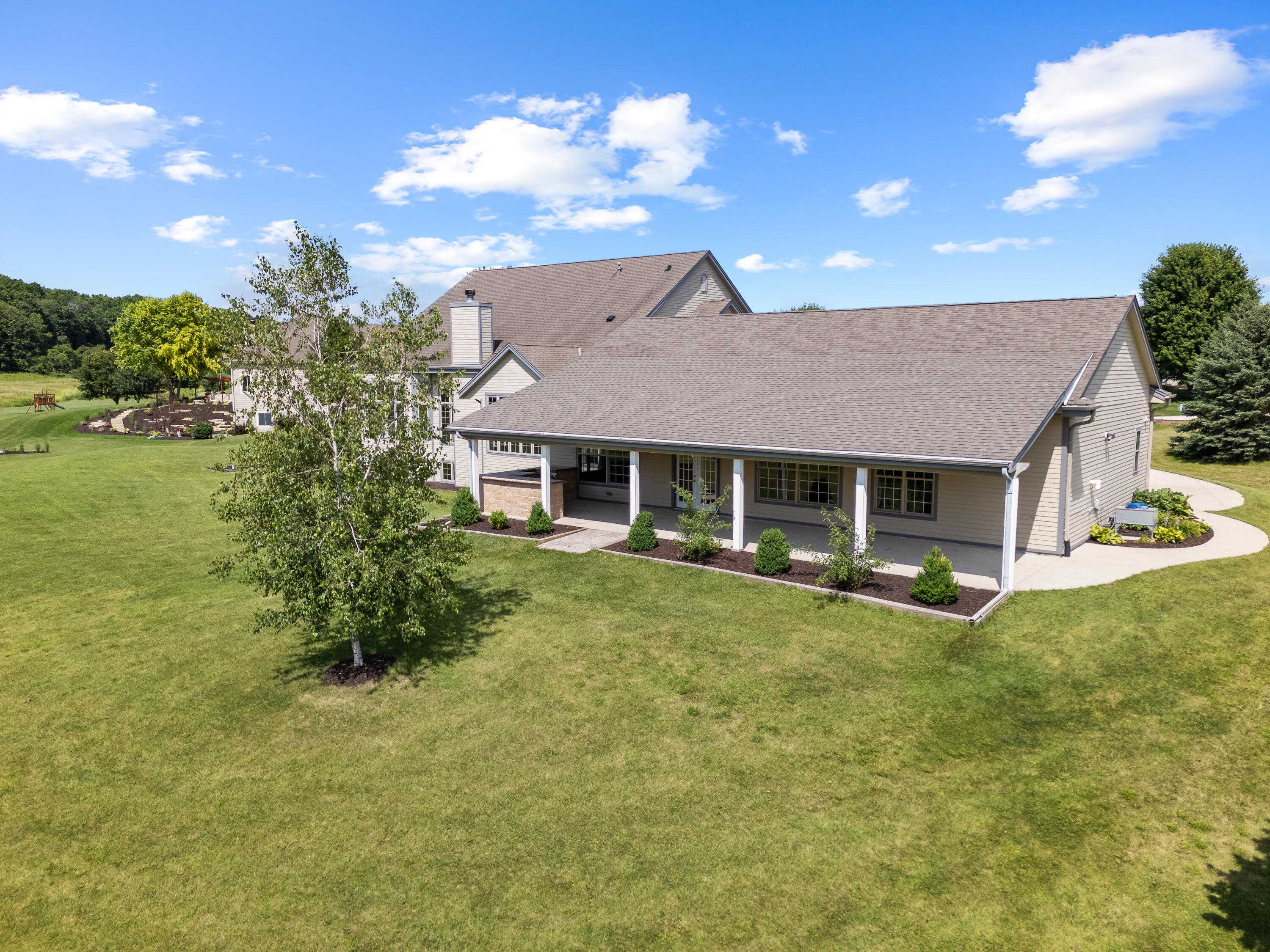 Wisconsin Lake Home for sale (MLS#: 1926665) at 3976  Woodridge Ct, in Richfield, Wisconsin. (5 of 70)