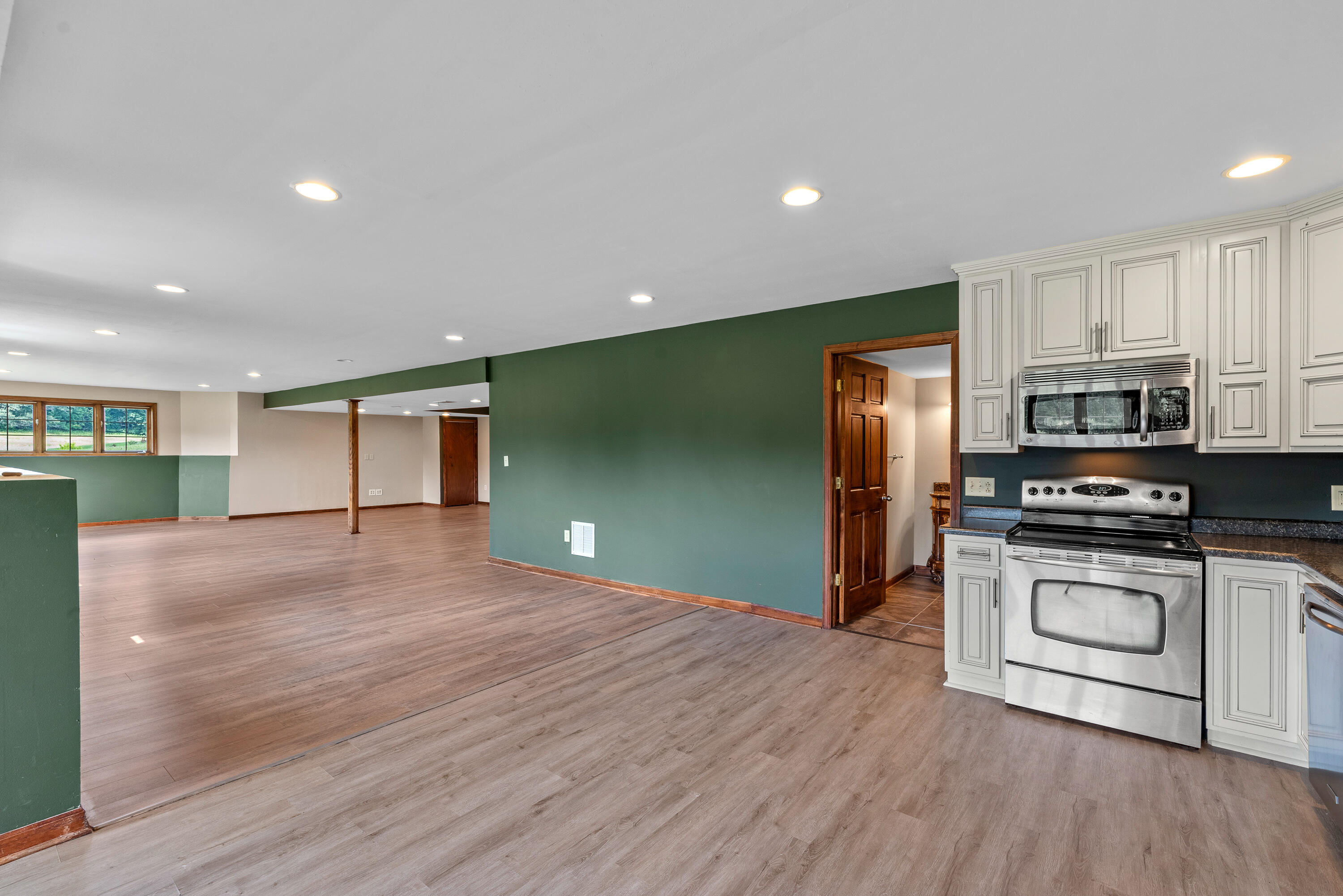 Wisconsin Lake Home for sale (MLS#: 1926665) at 3976  Woodridge Ct, in Richfield, Wisconsin. (61 of 70)