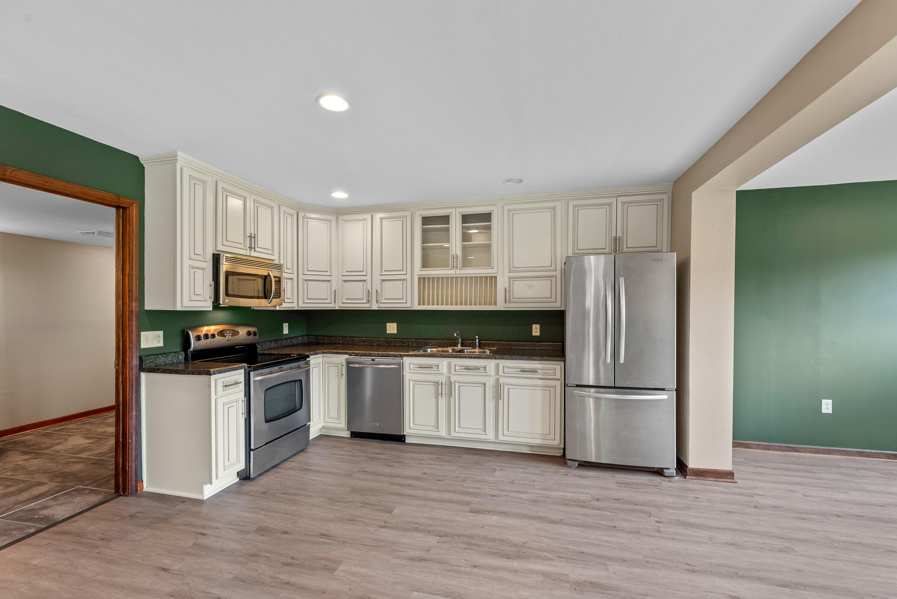 Wisconsin Lake Home for sale (MLS#: 1926665) at 3976  Woodridge Ct, in Richfield, Wisconsin. (62 of 70)