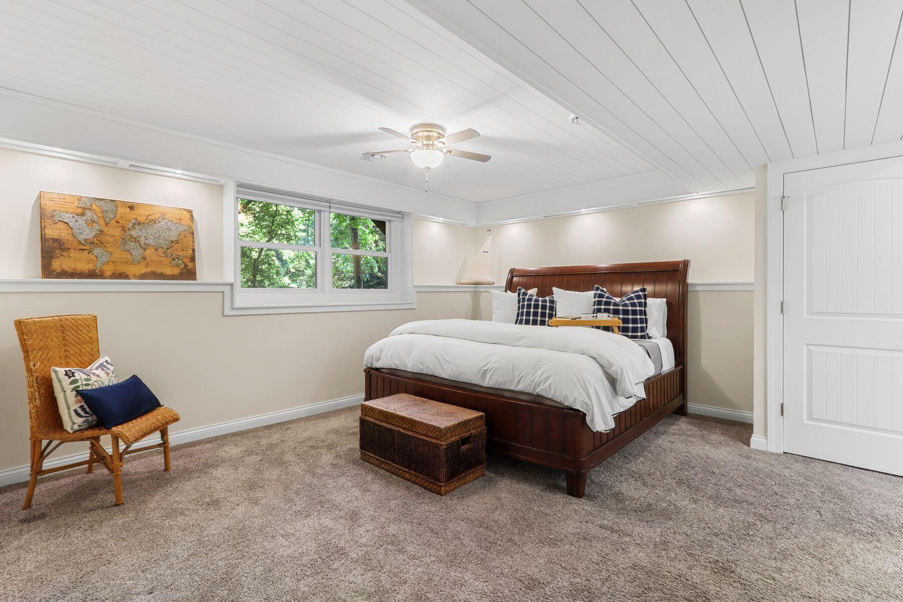 Wisconsin Lake Home for sale (MLS#: 1926827) at 350 S Lower Gardens Rd, in Fontana, Wisconsin. (22 of 38)