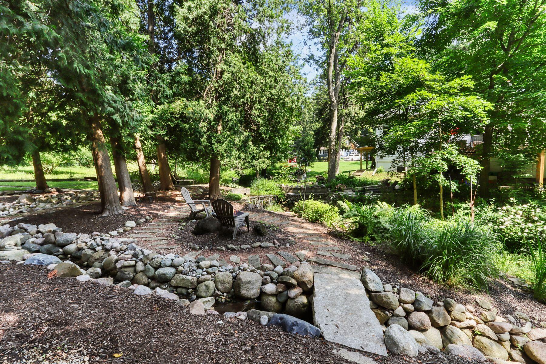 Wisconsin Lake Home for sale (MLS#: 1926827) at 350 S Lower Gardens Rd, in Fontana, Wisconsin. (29 of 38)