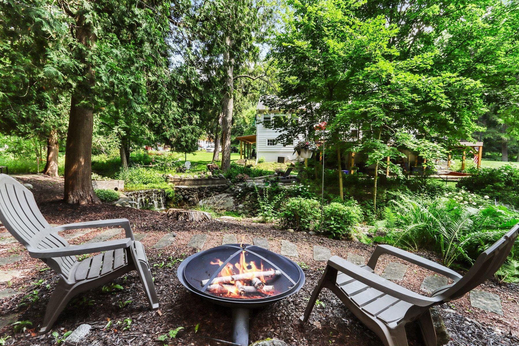 Wisconsin Lake Home for sale (MLS#: 1926827) at 350 S Lower Gardens Rd, in Fontana, Wisconsin. (30 of 38)