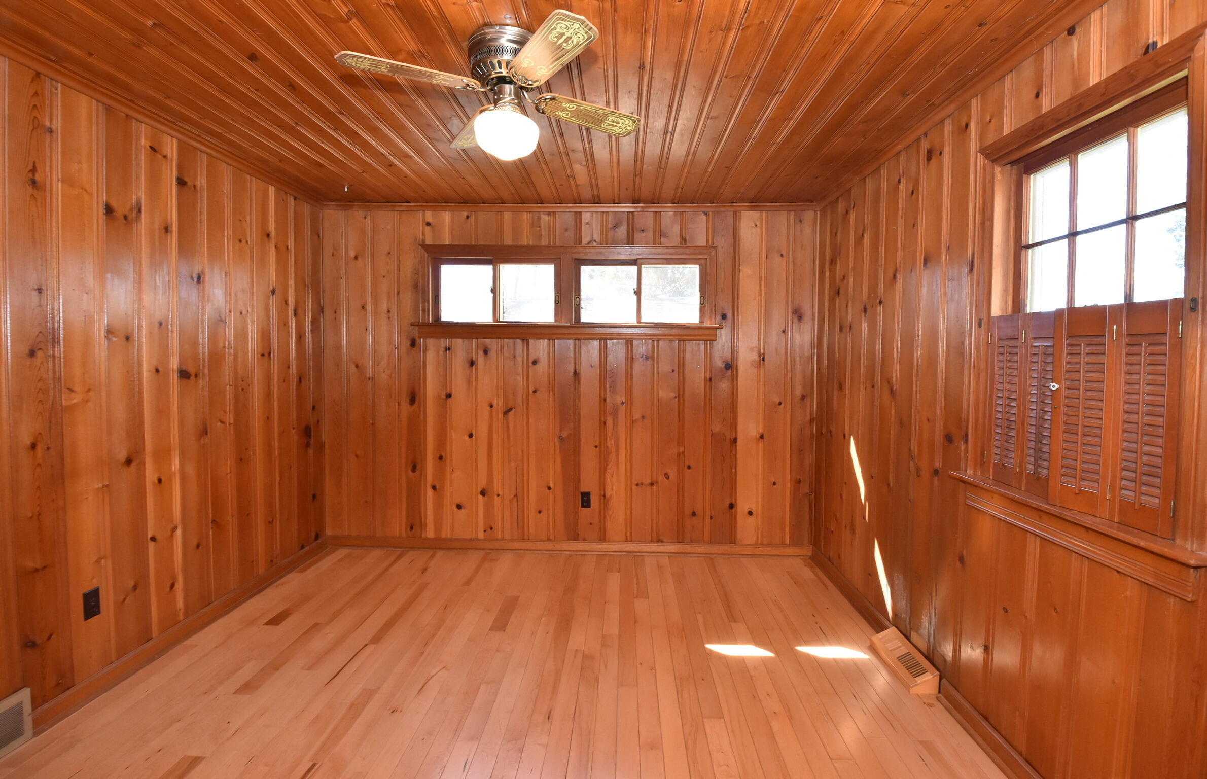 Wisconsin Lake Home for sale (MLS#: 1926865) at 3900  Valley Rd, in Caledonia, Wisconsin. (8 of 30)