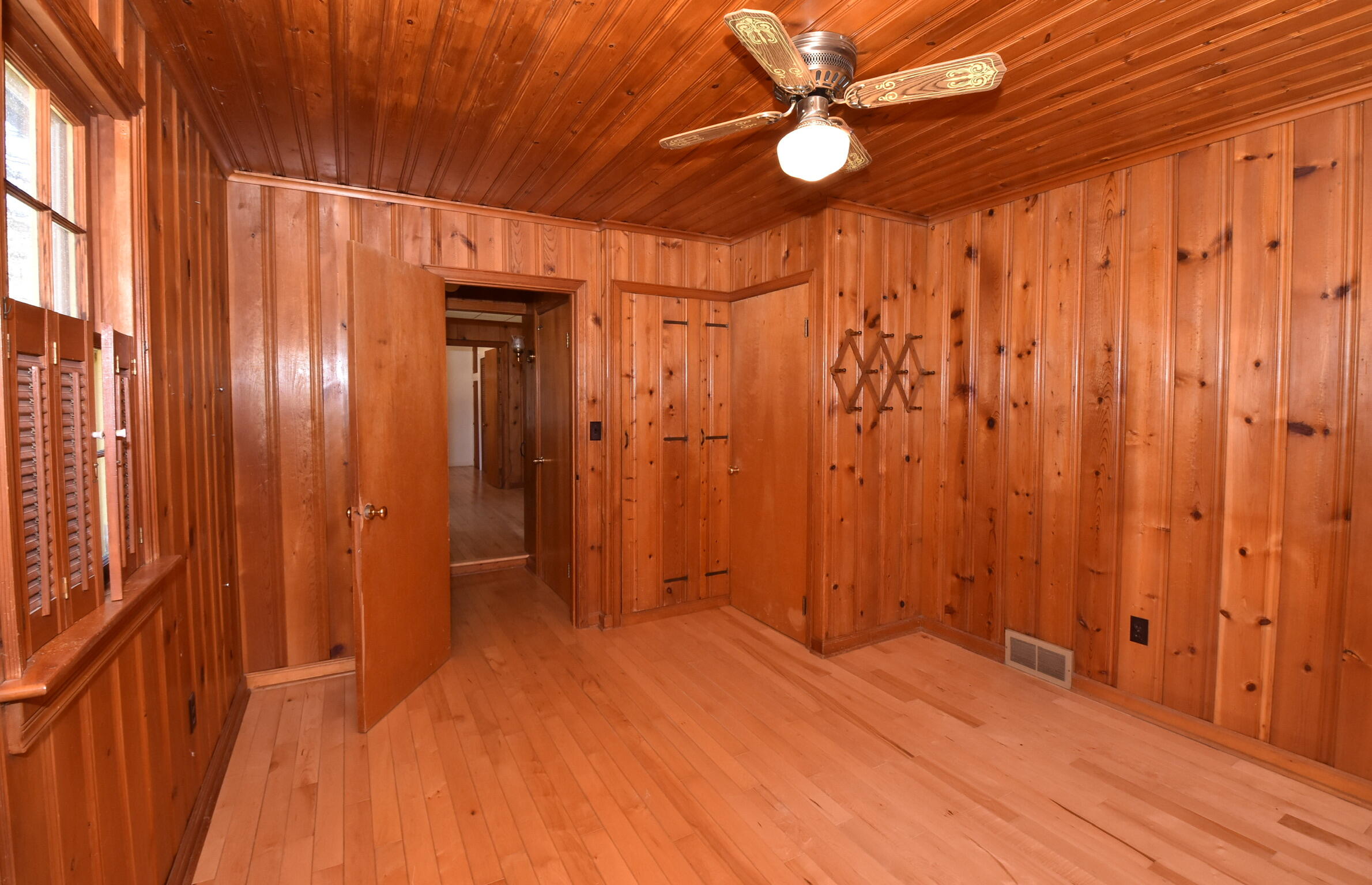 Wisconsin Lake Home for sale (MLS#: 1926865) at 3900  Valley Rd, in Caledonia, Wisconsin. (10 of 30)
