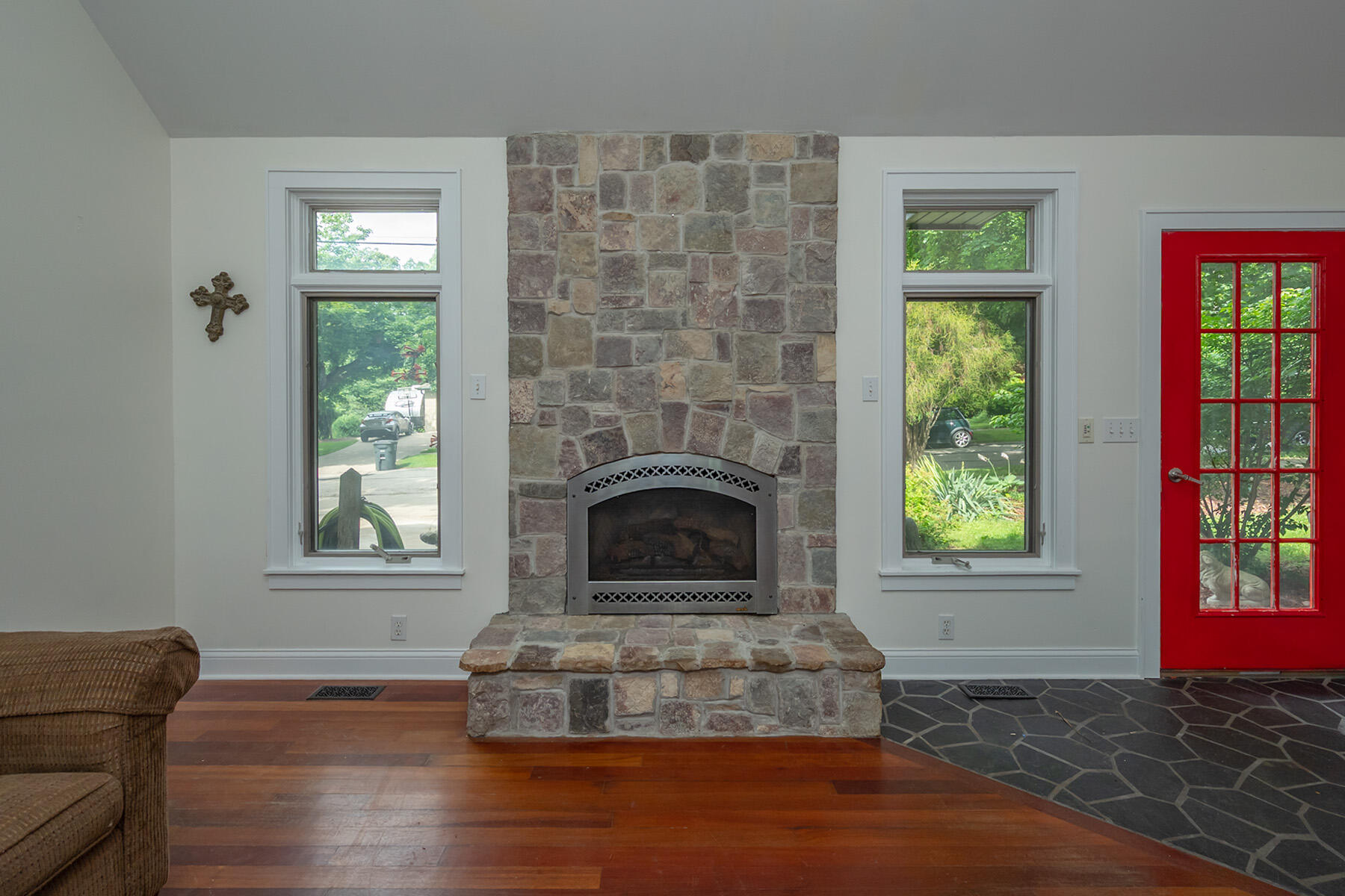 Wisconsin Lake Home for sale (MLS#: 1926885) at 109  Riverview Dr, in Waterford, Wisconsin. (15 of 63)