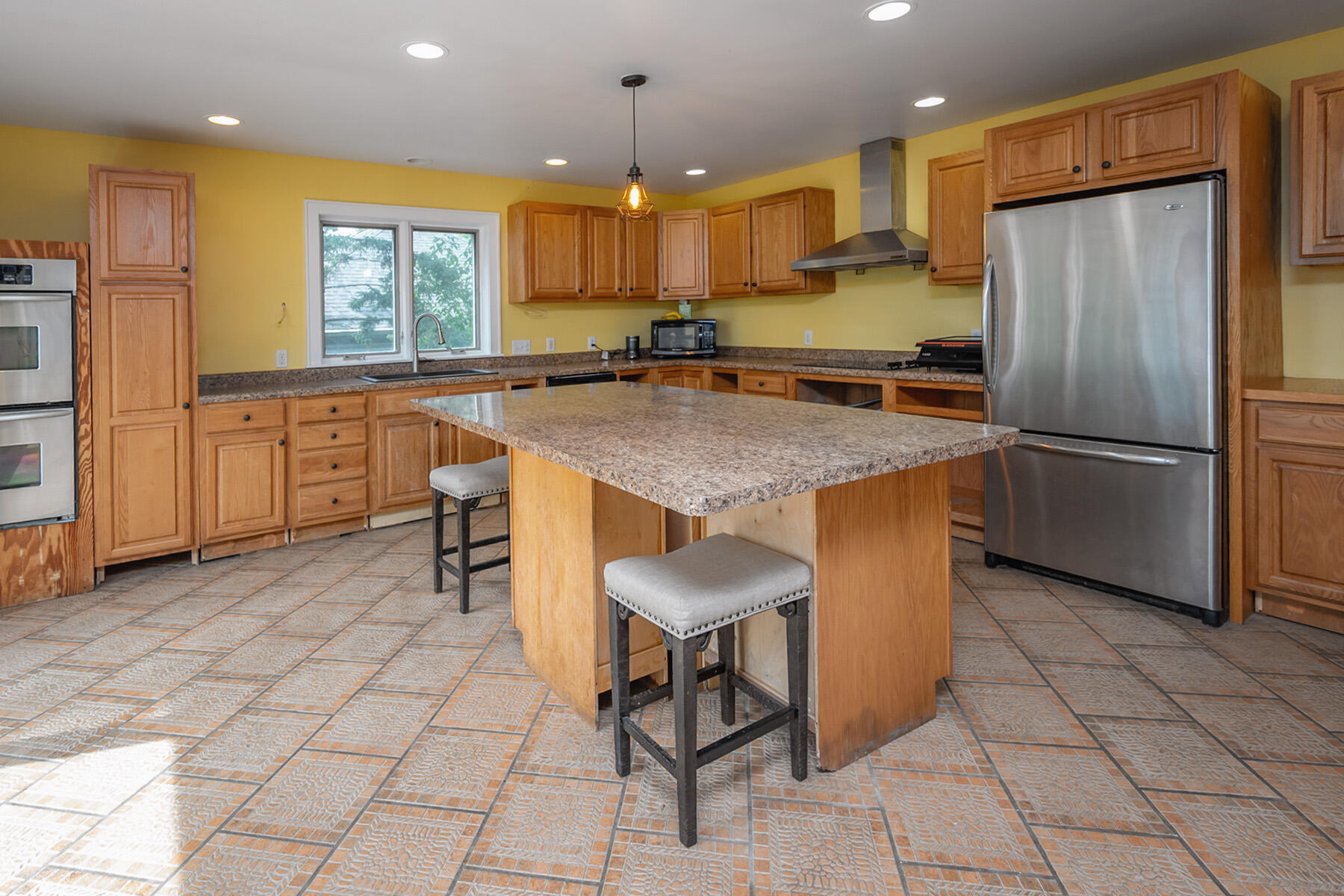 Wisconsin Lake Home for sale (MLS#: 1926885) at 109  Riverview Dr, in Waterford, Wisconsin. (4 of 63)