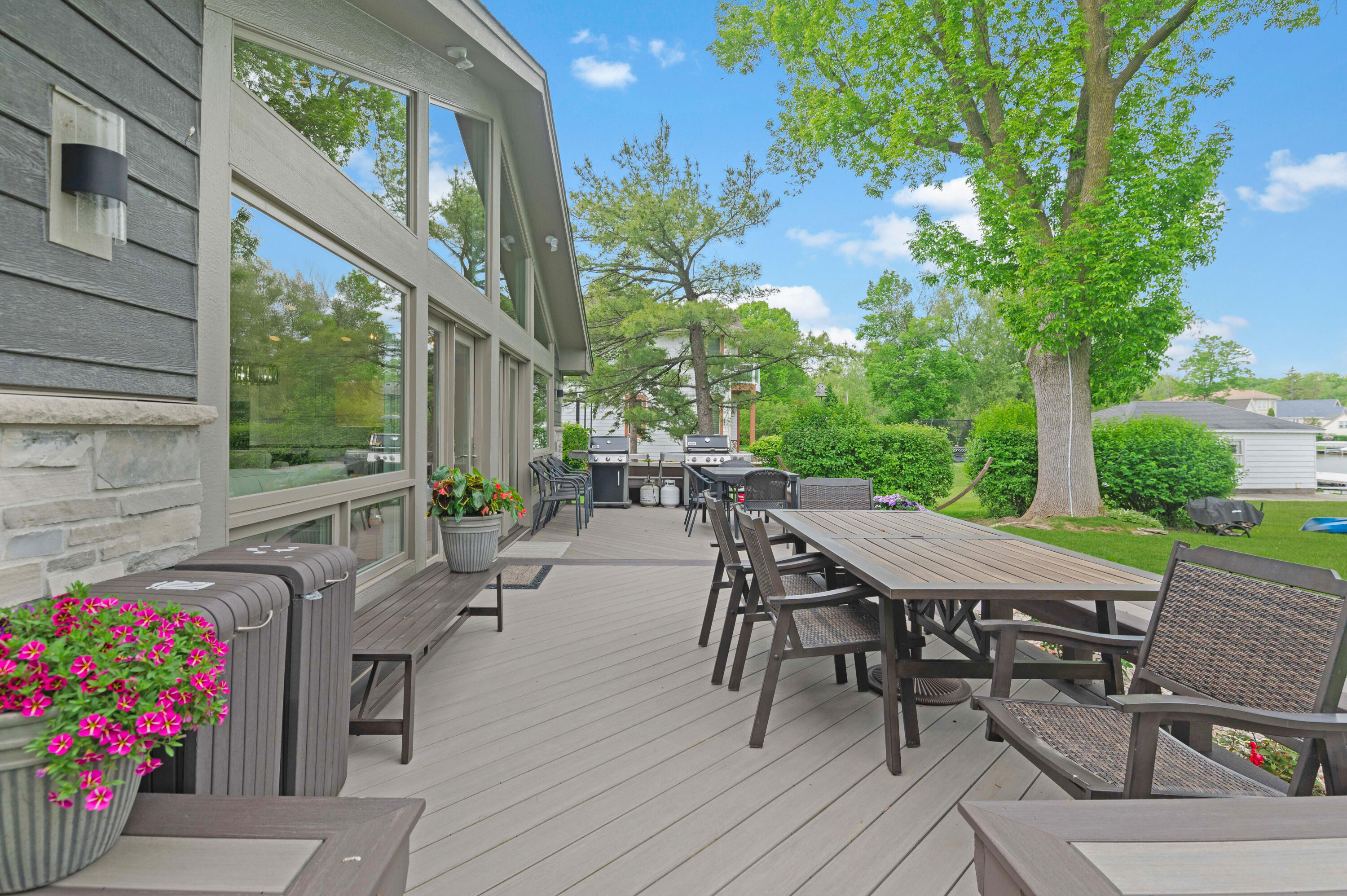 Wisconsin Lake Home for sale (MLS#: 1927023) at N28W27558  Peninsula Dr, in Pewaukee, Wisconsin. (25 of 36)