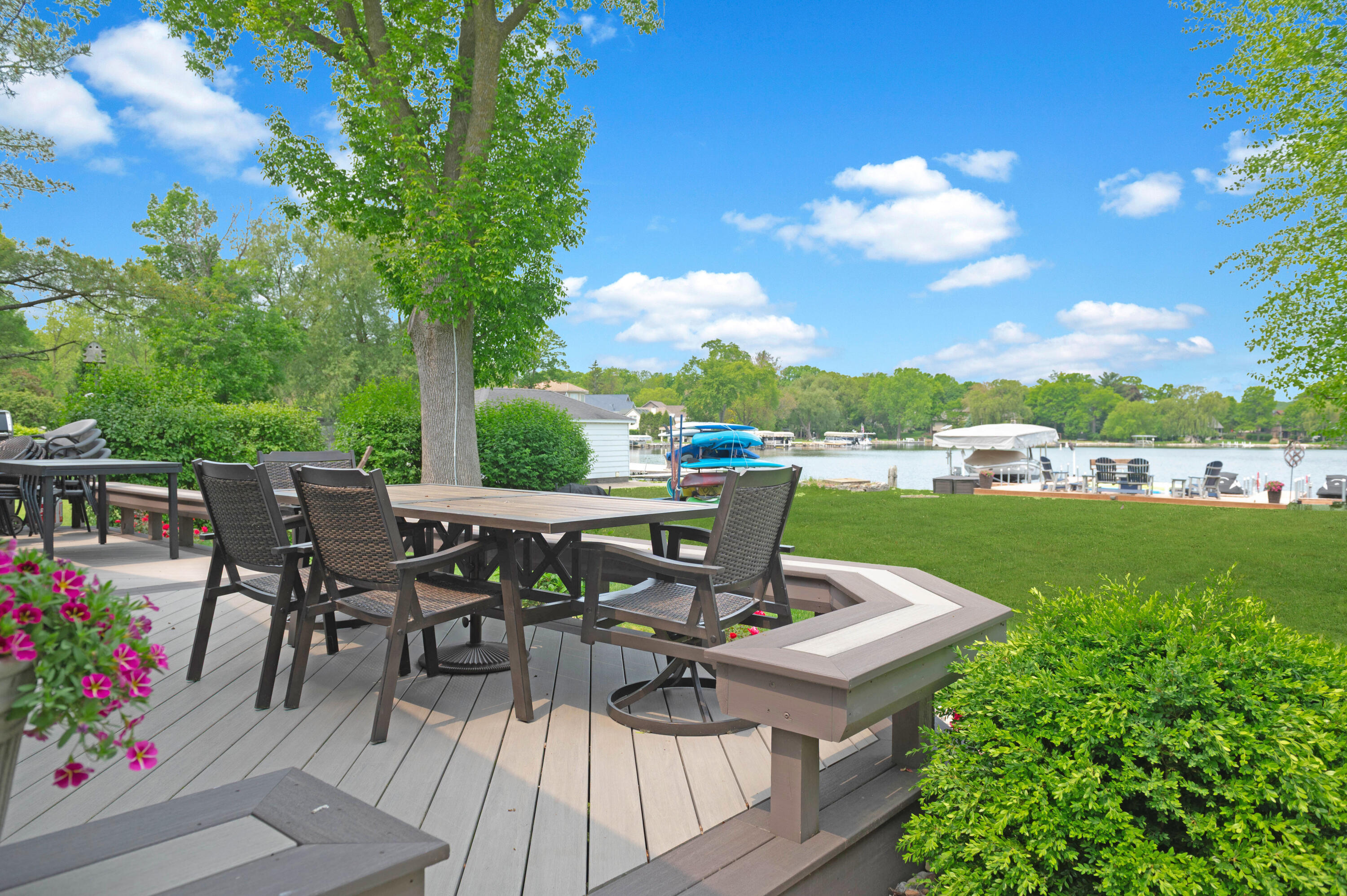 Wisconsin Lake Home for sale (MLS#: 1927023) at N28W27558  Peninsula Dr, in Pewaukee, Wisconsin. (27 of 36)