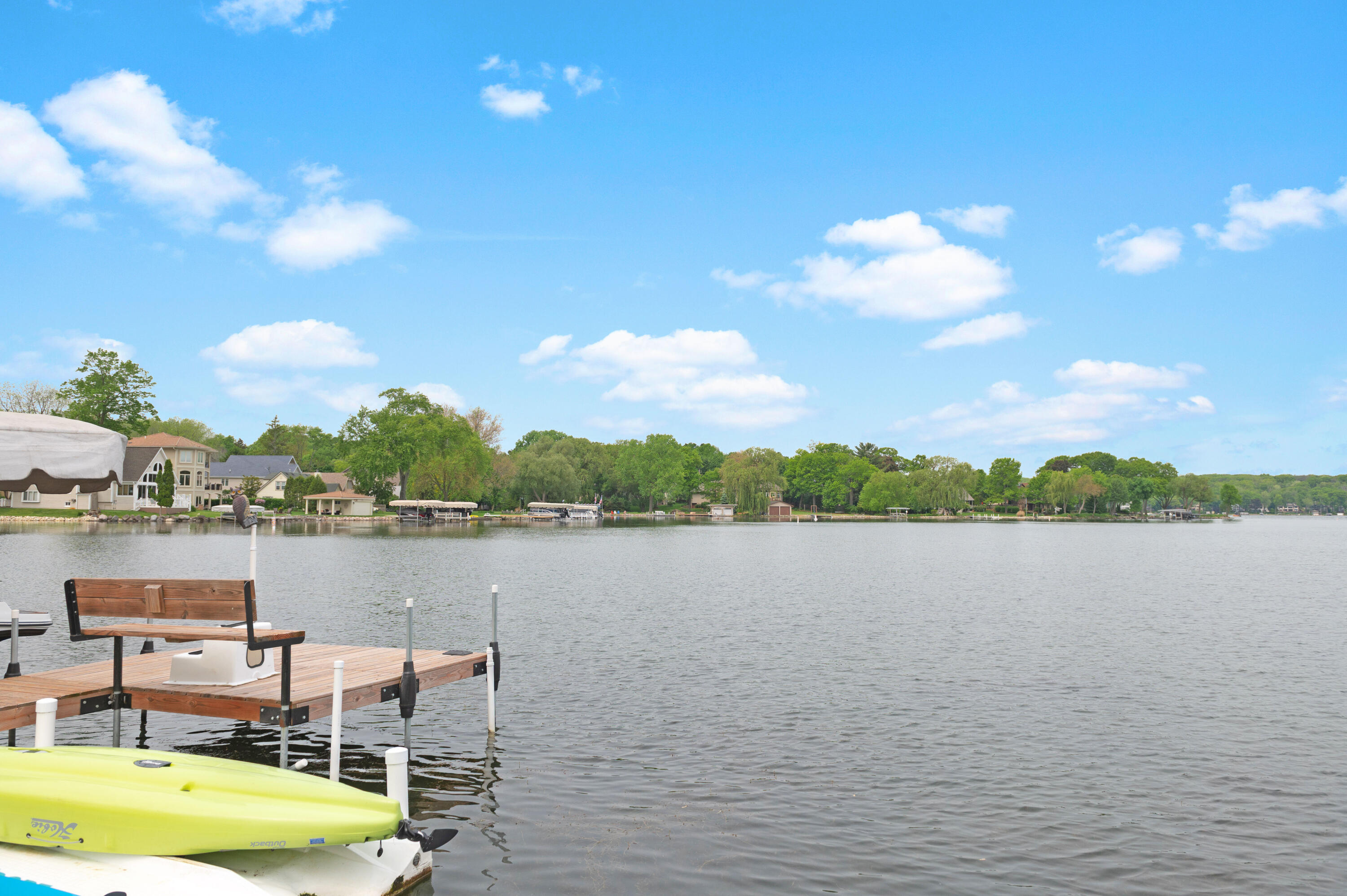 Wisconsin Lake Home for sale (MLS#: 1927023) at N28W27558  Peninsula Dr, in Pewaukee, Wisconsin. (32 of 36)
