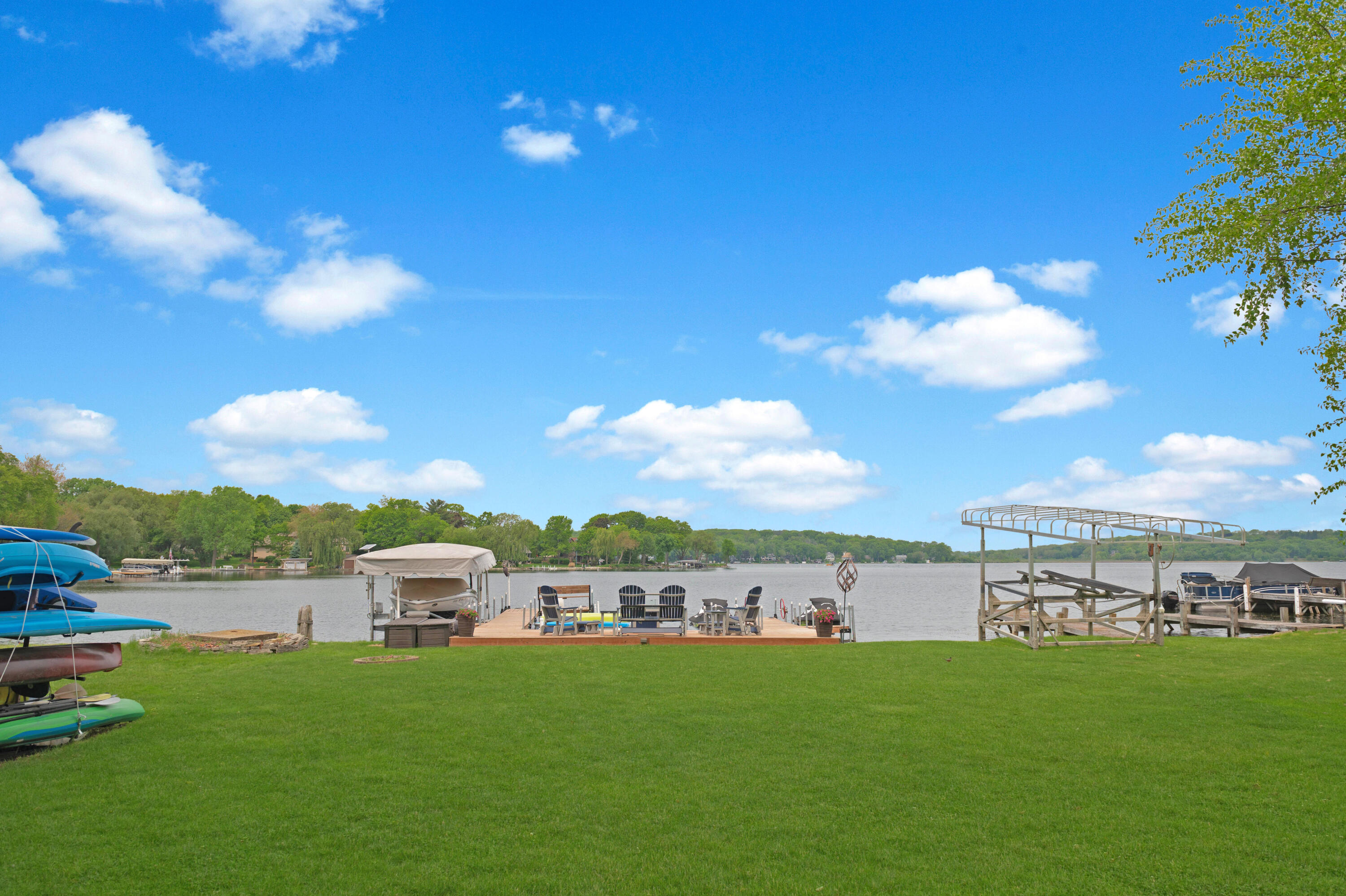 Wisconsin Lake Home for sale (MLS#: 1927023) at N28W27558  Peninsula Dr, in Pewaukee, Wisconsin. (33 of 36)
