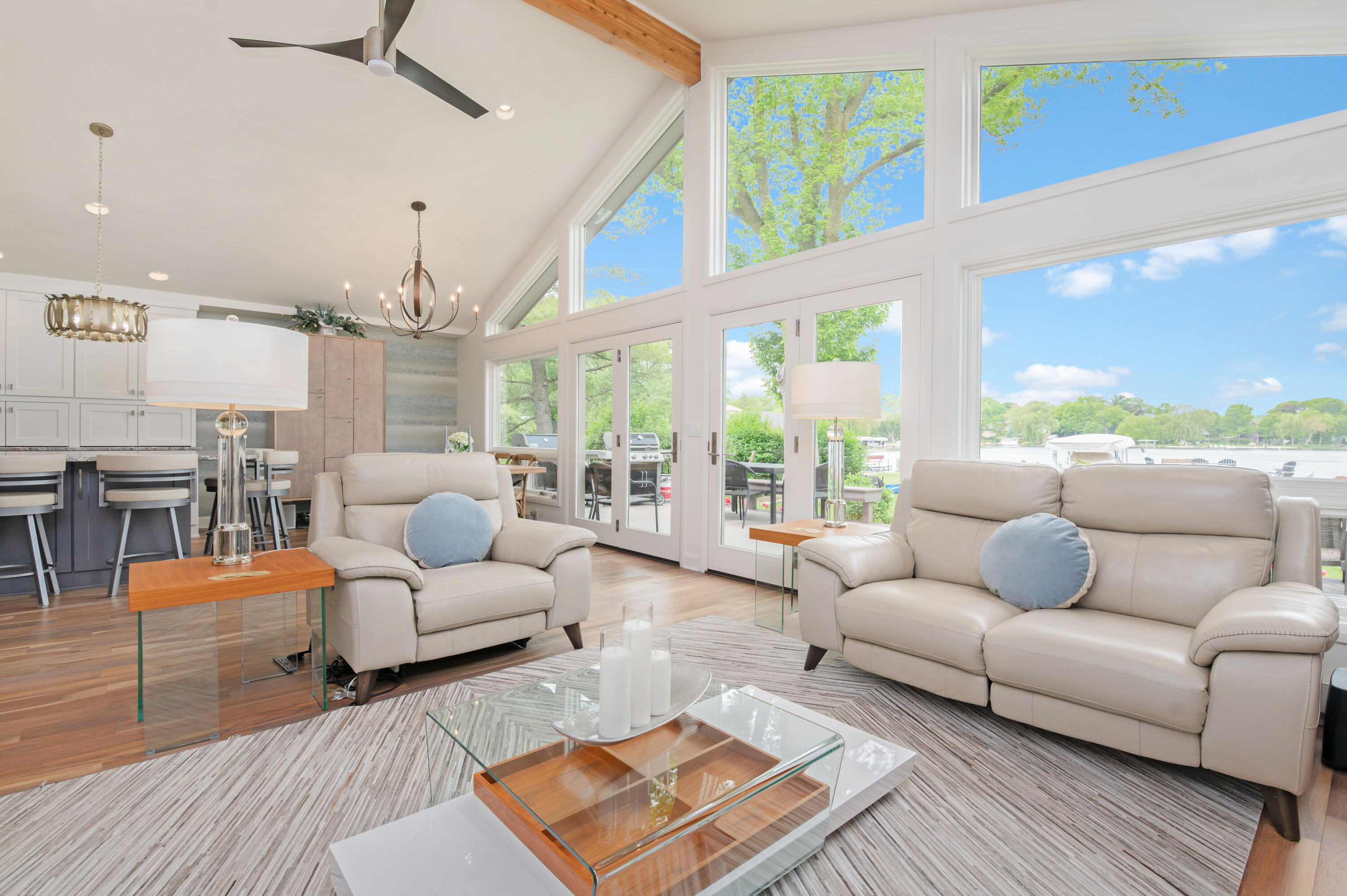 Wisconsin Lake Home for sale (MLS#: 1927023) at N28W27558  Peninsula Dr, in Pewaukee, Wisconsin. (6 of 36)