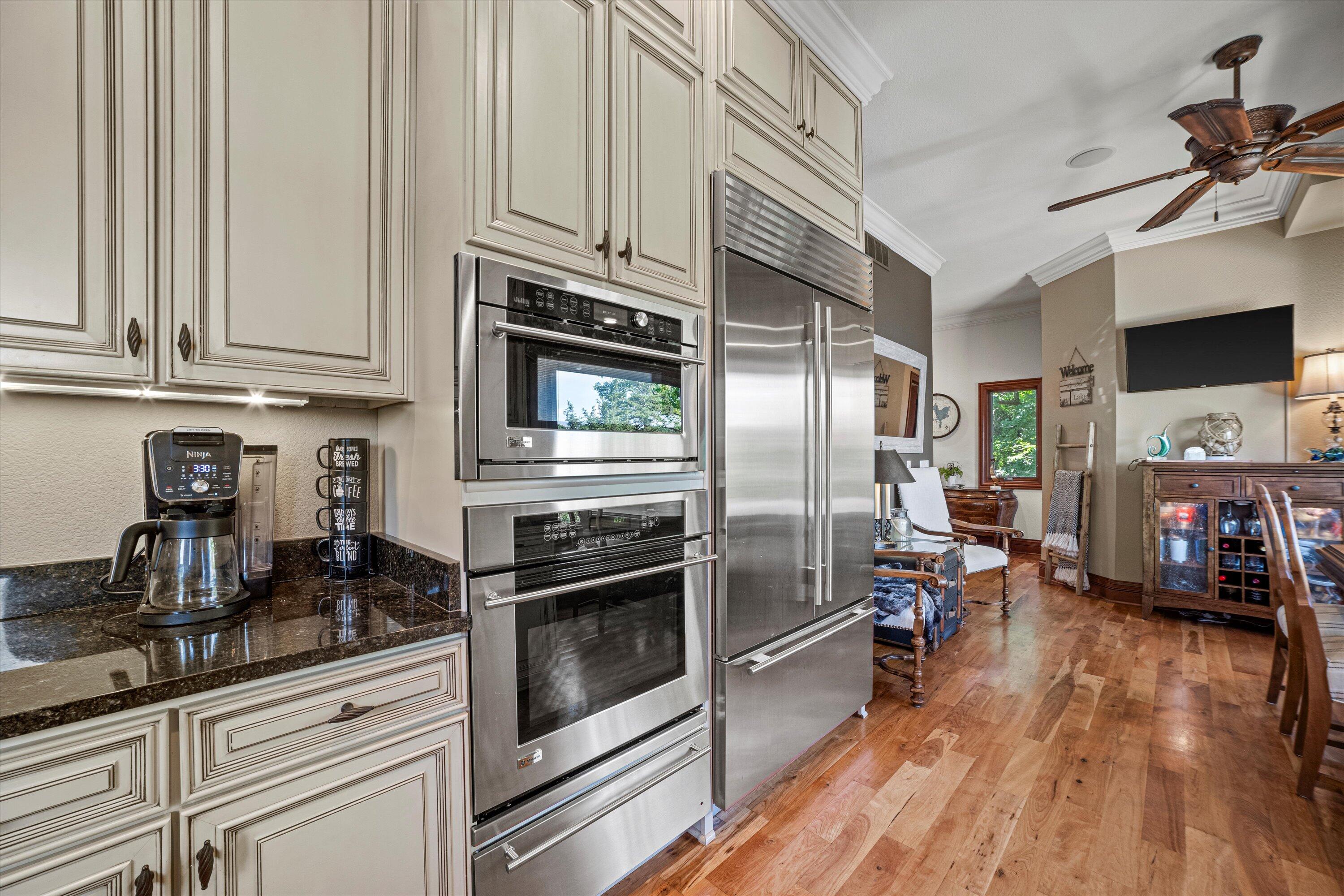 Wisconsin Lake Home for sale (MLS#: 1927095) at W332N6211  County Road C -, in Merton, Wisconsin. (12 of 58)