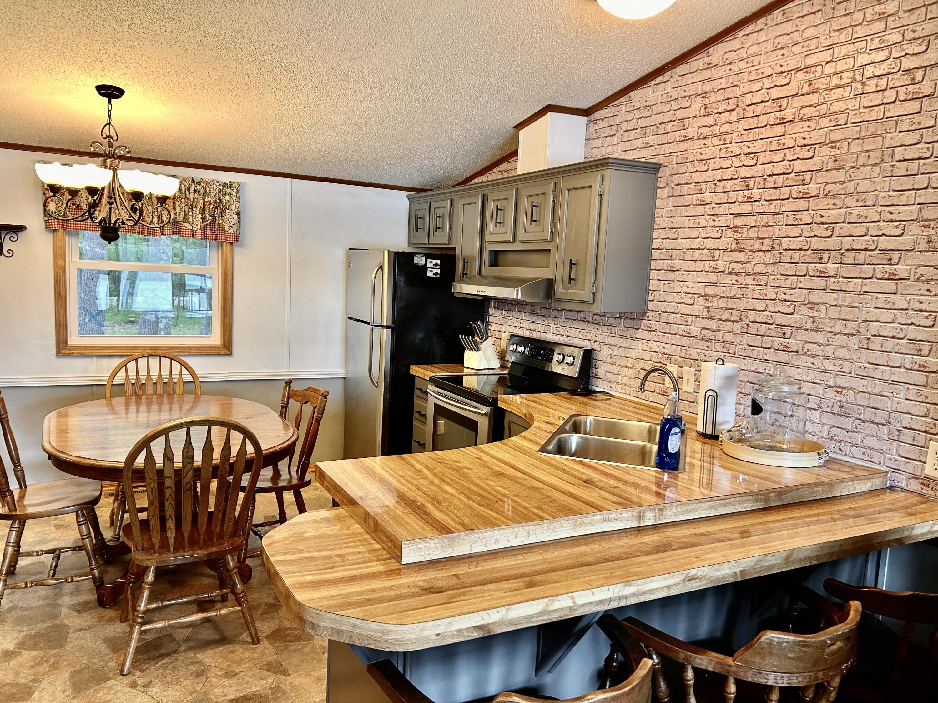Wisconsin Lake Home for sale (MLS#: 1927191) at N1115  Spotted Fawn Trl, in Menominee, Wisconsin. (5 of 29)