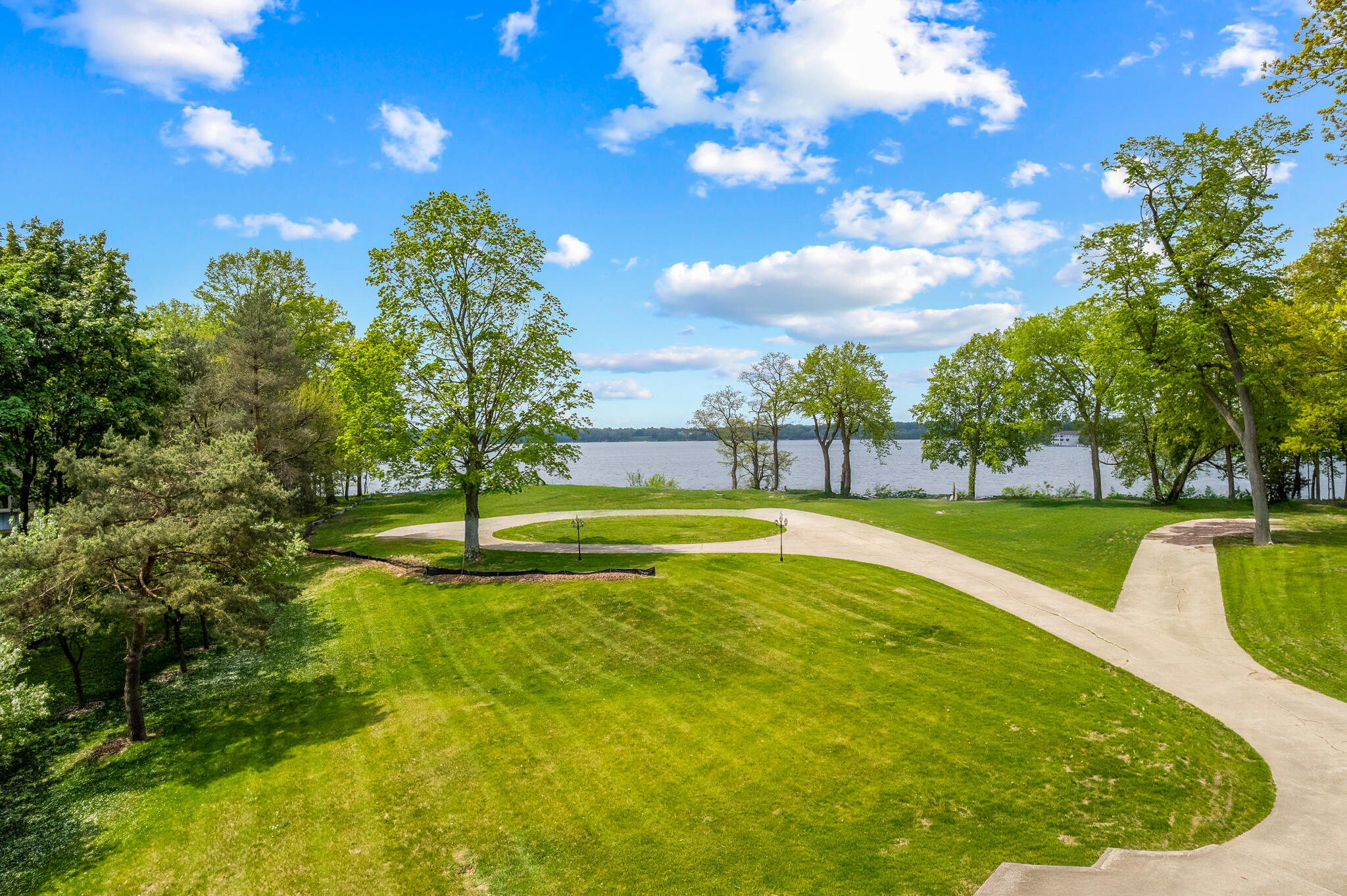 Wisconsin Lake Home for sale (MLS#: 1927293) at 4545 N Hewitts Point Rd, in Oconomowoc Lake, Wisconsin. (2 of 7)