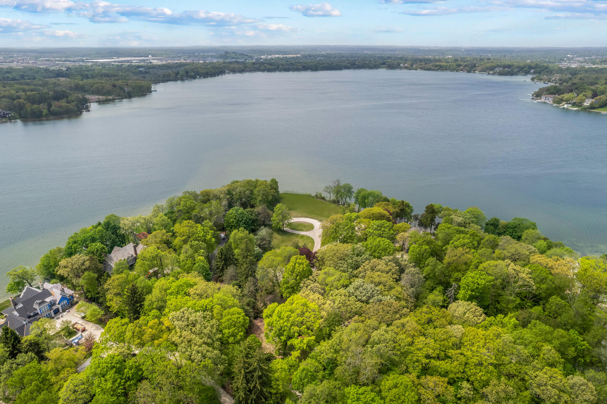 Wisconsin Lake Home for sale (MLS#: 1927293) at 4545 N Hewitts Point Rd, in Oconomowoc Lake, Wisconsin. (3 of 7)