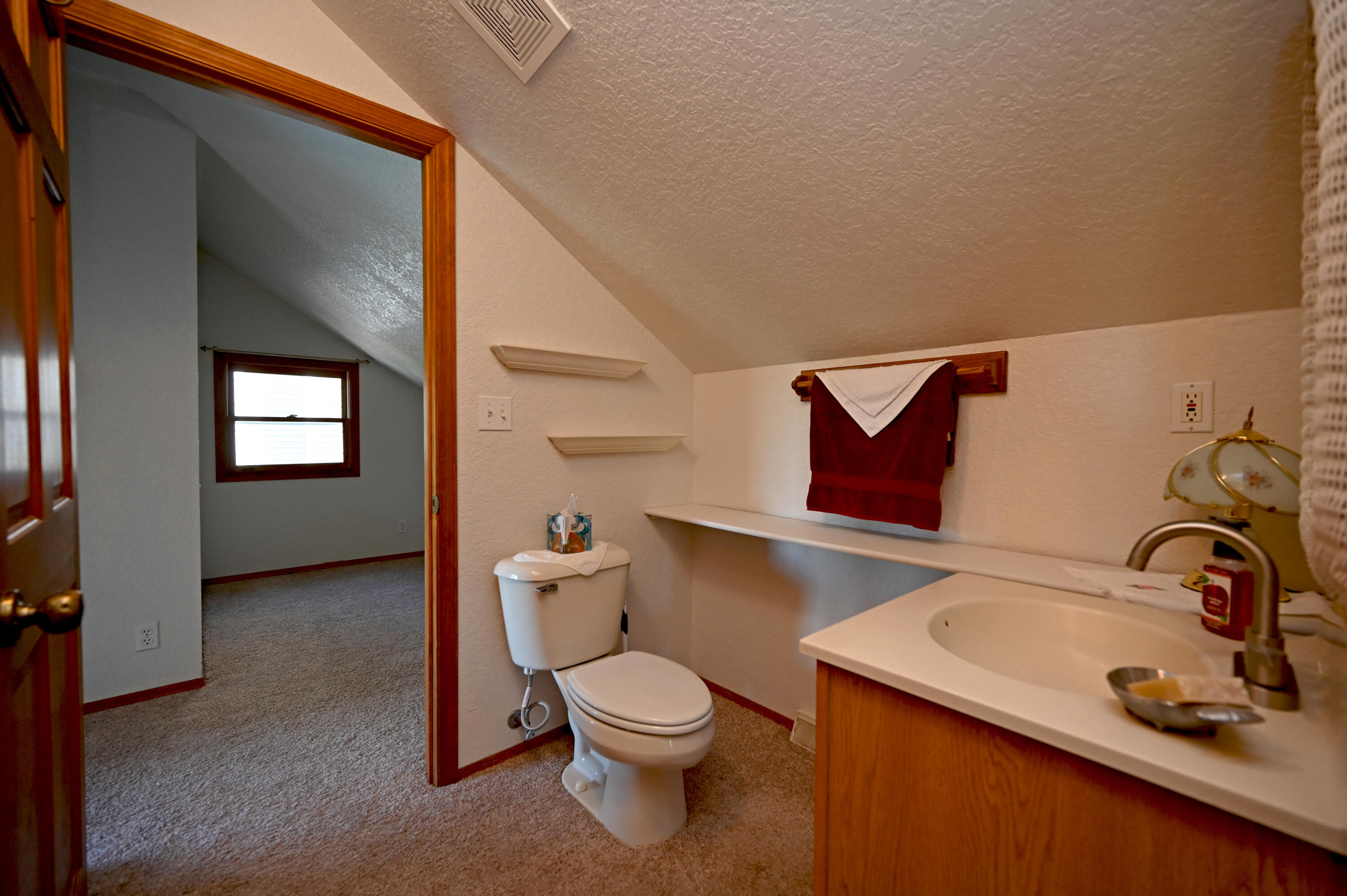 Wisconsin Lake Home for sale (MLS#: 1927412) at W332N6553  County Road C -, in Merton, Wisconsin. (18 of 24)