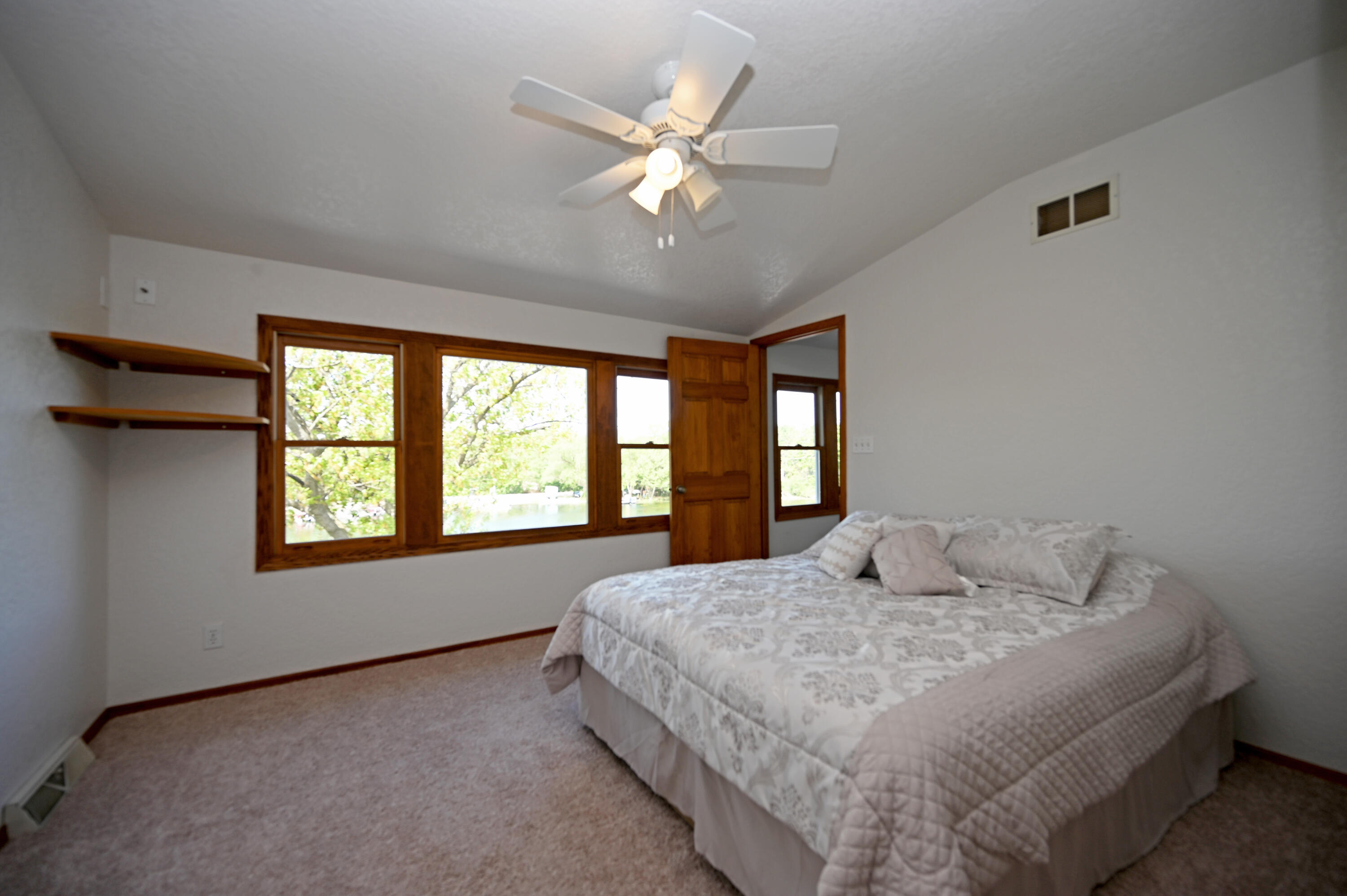 Wisconsin Lake Home for sale (MLS#: 1927412) at W332N6553  County Road C -, in Merton, Wisconsin. (10 of 24)