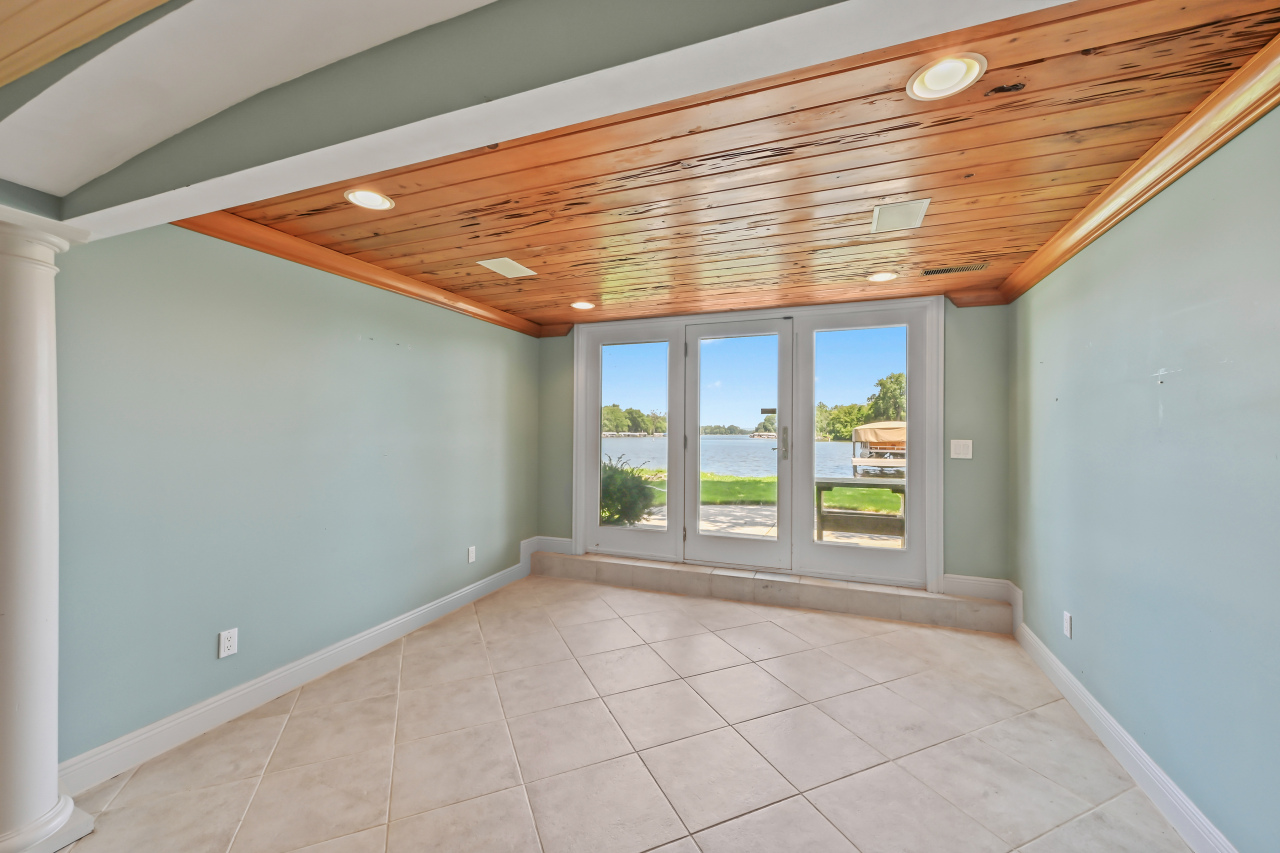 Wisconsin Lake Home for sale (MLS#: 1927676) at 4605  Riverside Rd, in Waterford, Wisconsin. (21 of 60)