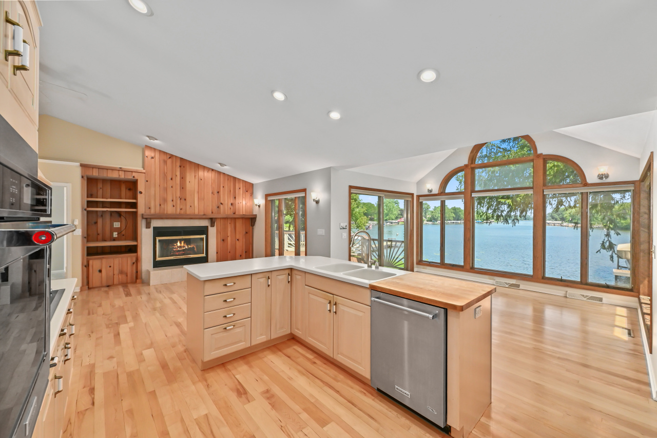 Wisconsin Lake Home for sale (MLS#: 1927676) at 4605  Riverside Rd, in Waterford, Wisconsin. (30 of 60)