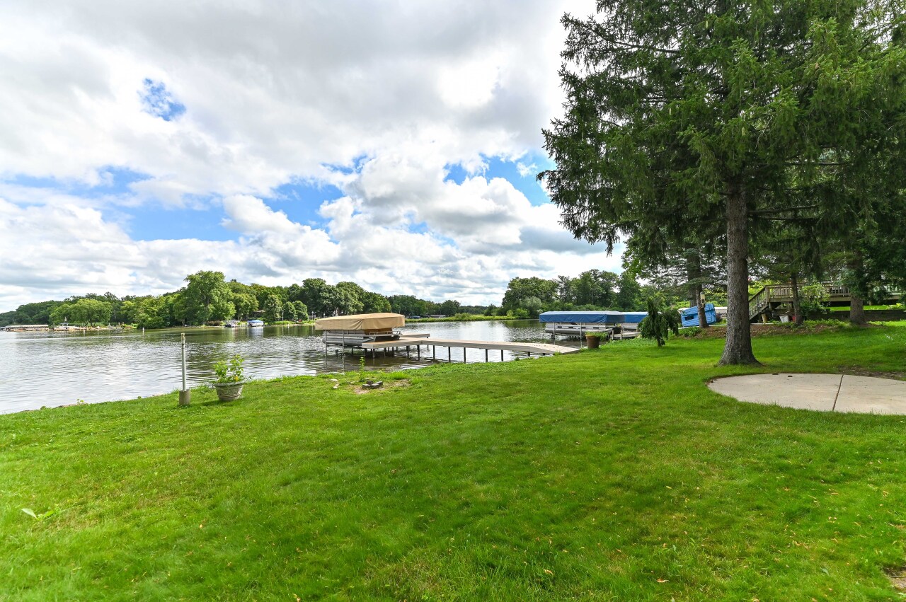 Wisconsin Lake Home for sale (MLS#: 1927676) at 4605  Riverside Rd, in Waterford, Wisconsin. (49 of 60)