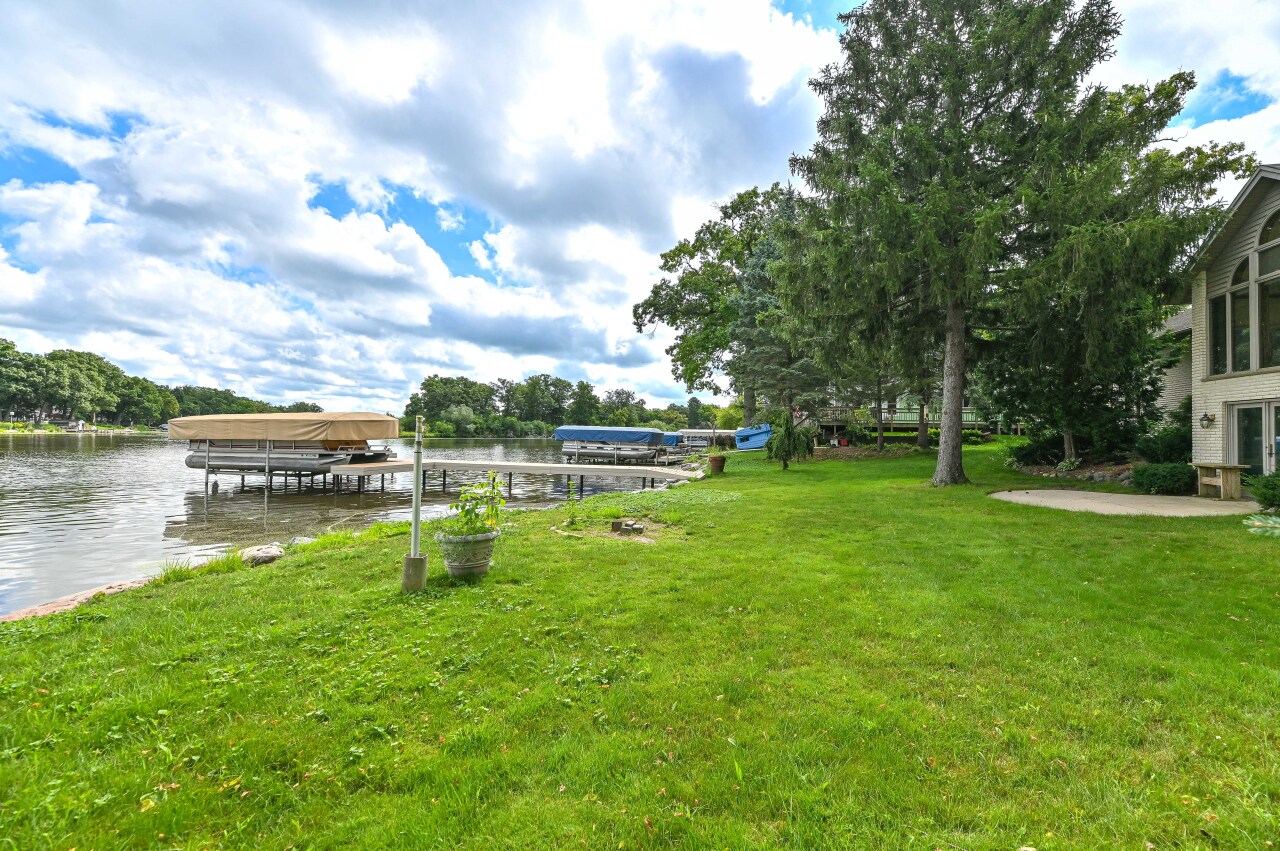 Wisconsin Lake Home for sale (MLS#: 1927676) at 4605  Riverside Rd, in Waterford, Wisconsin. (50 of 60)