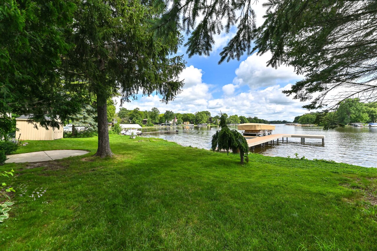 Wisconsin Lake Home for sale (MLS#: 1927676) at 4605  Riverside Rd, in Waterford, Wisconsin. (52 of 60)