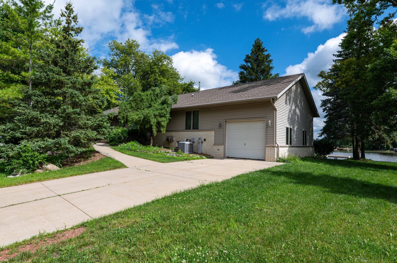 Wisconsin Lake Home for sale (MLS#: 1927676) at 4605  Riverside Rd, in Waterford, Wisconsin. (54 of 60)