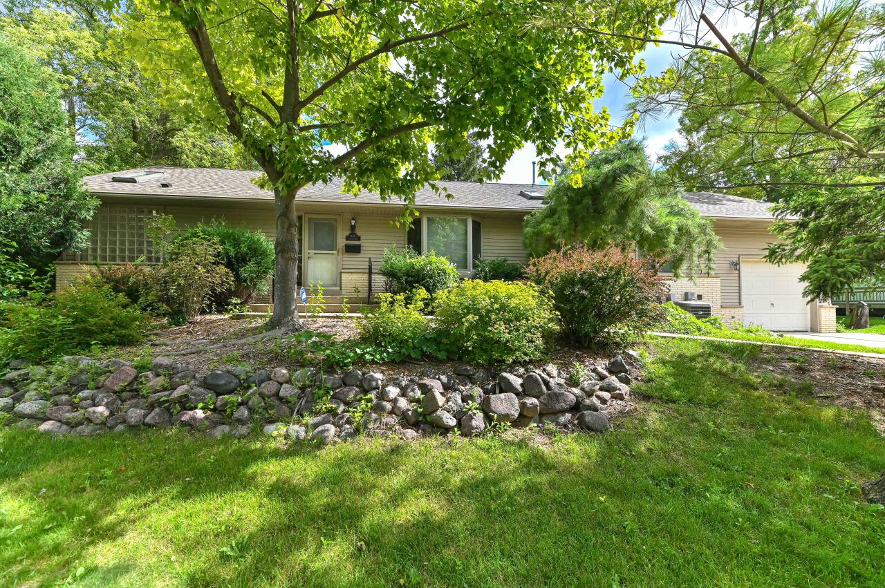 Wisconsin Lake Home for sale (MLS#: 1927676) at 4605  Riverside Rd, in Waterford, Wisconsin. (58 of 60)