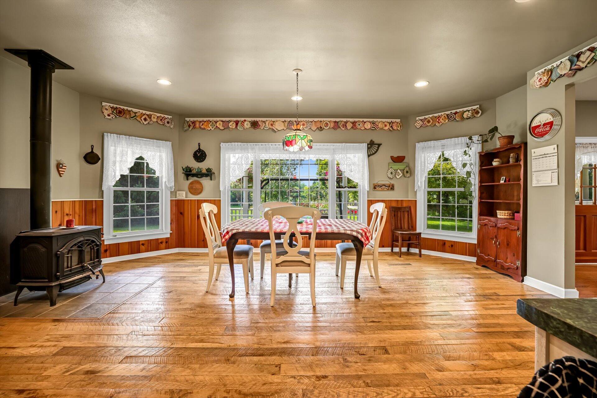 Wisconsin Lake Home for sale (MLS#: 1927714) at 28700 E River Bay Dr, in Waterford, Wisconsin. (12 of 57)