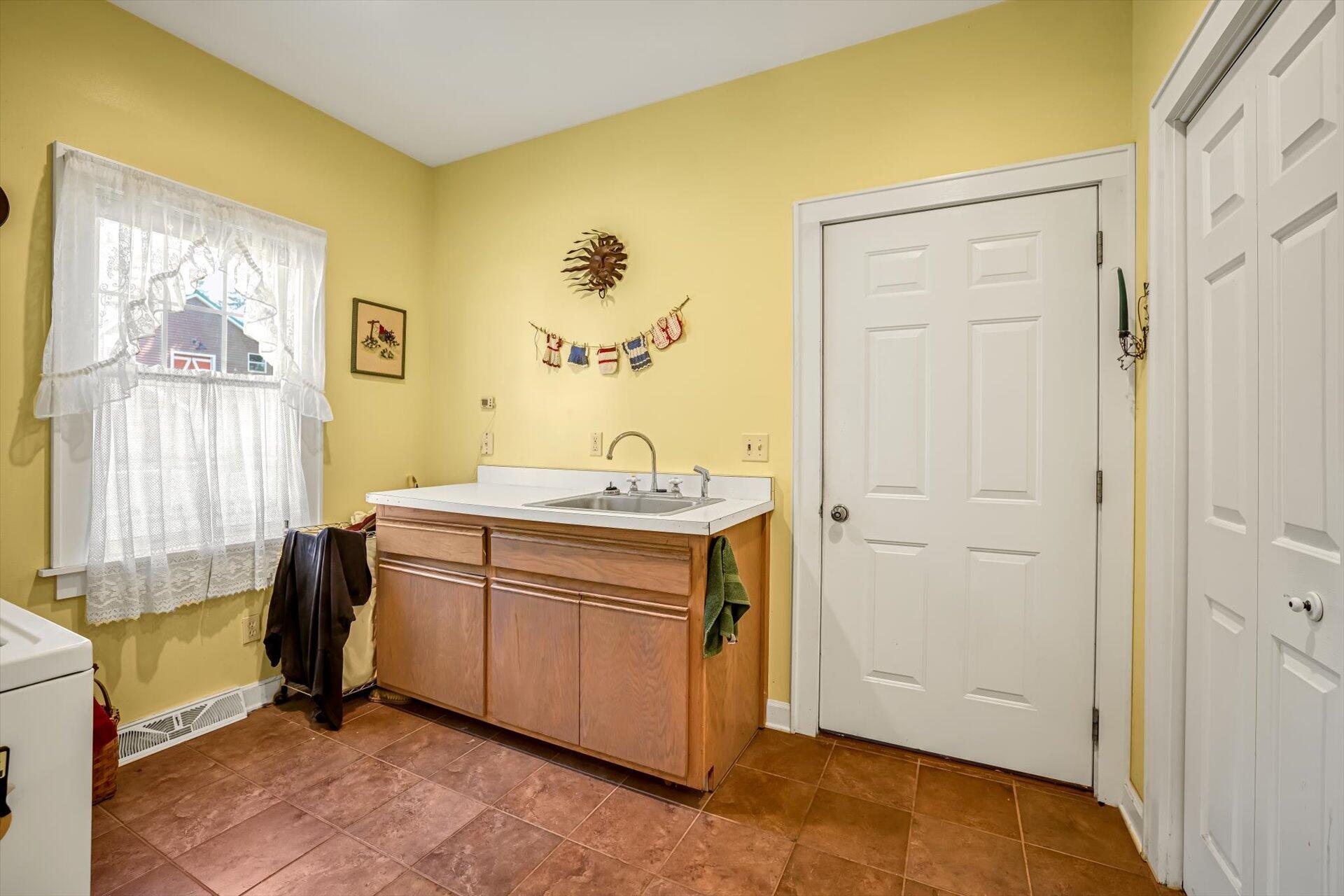 Wisconsin Lake Home for sale (MLS#: 1927714) at 28700 E River Bay Dr, in Waterford, Wisconsin. (18 of 57)