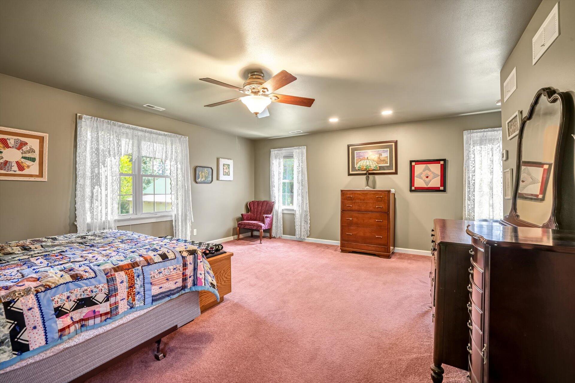 Wisconsin Lake Home for sale (MLS#: 1927714) at 28700 E River Bay Dr, in Waterford, Wisconsin. (33 of 57)