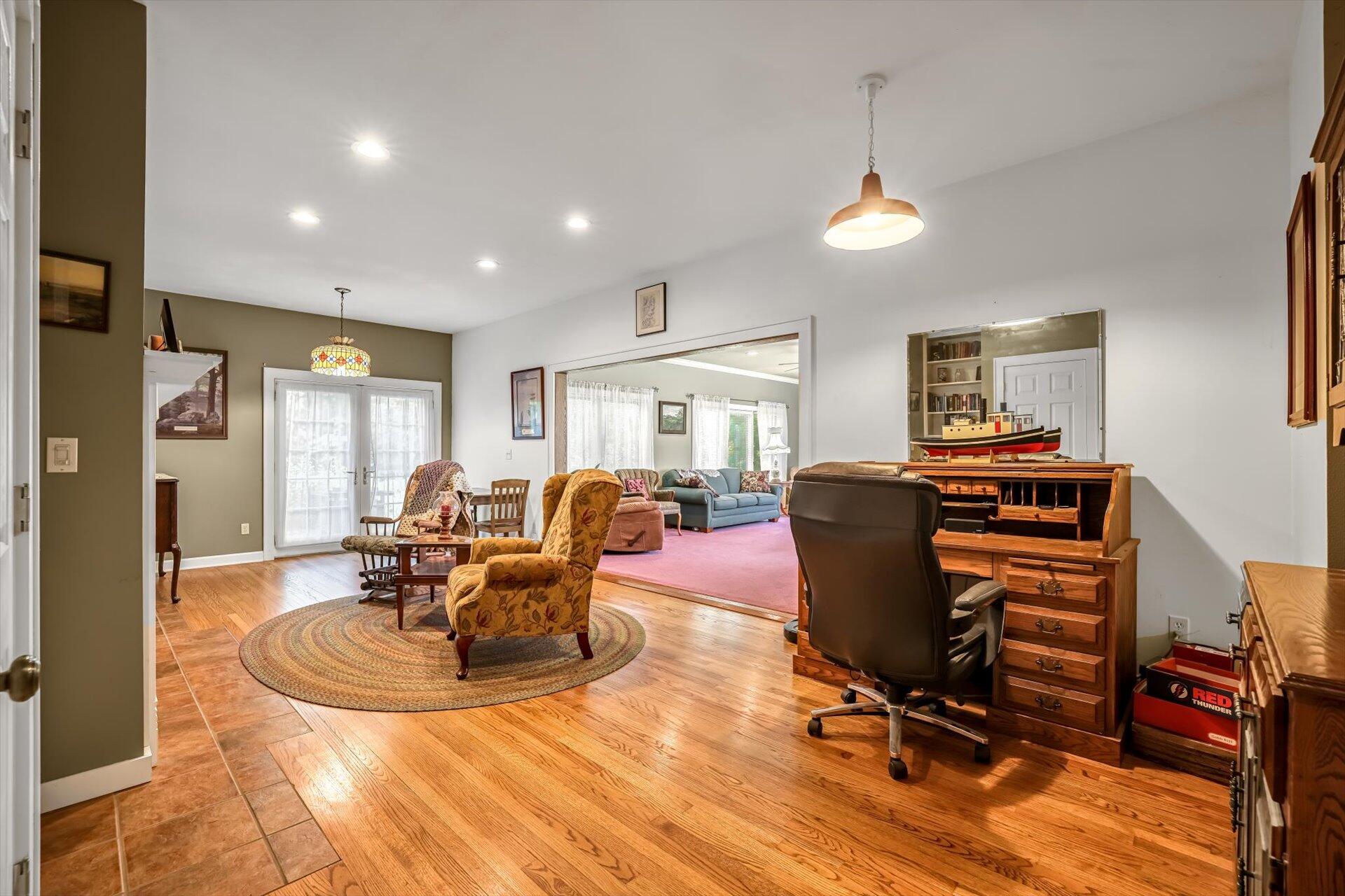 Wisconsin Lake Home for sale (MLS#: 1927714) at 28700 E River Bay Dr, in Waterford, Wisconsin. (9 of 57)