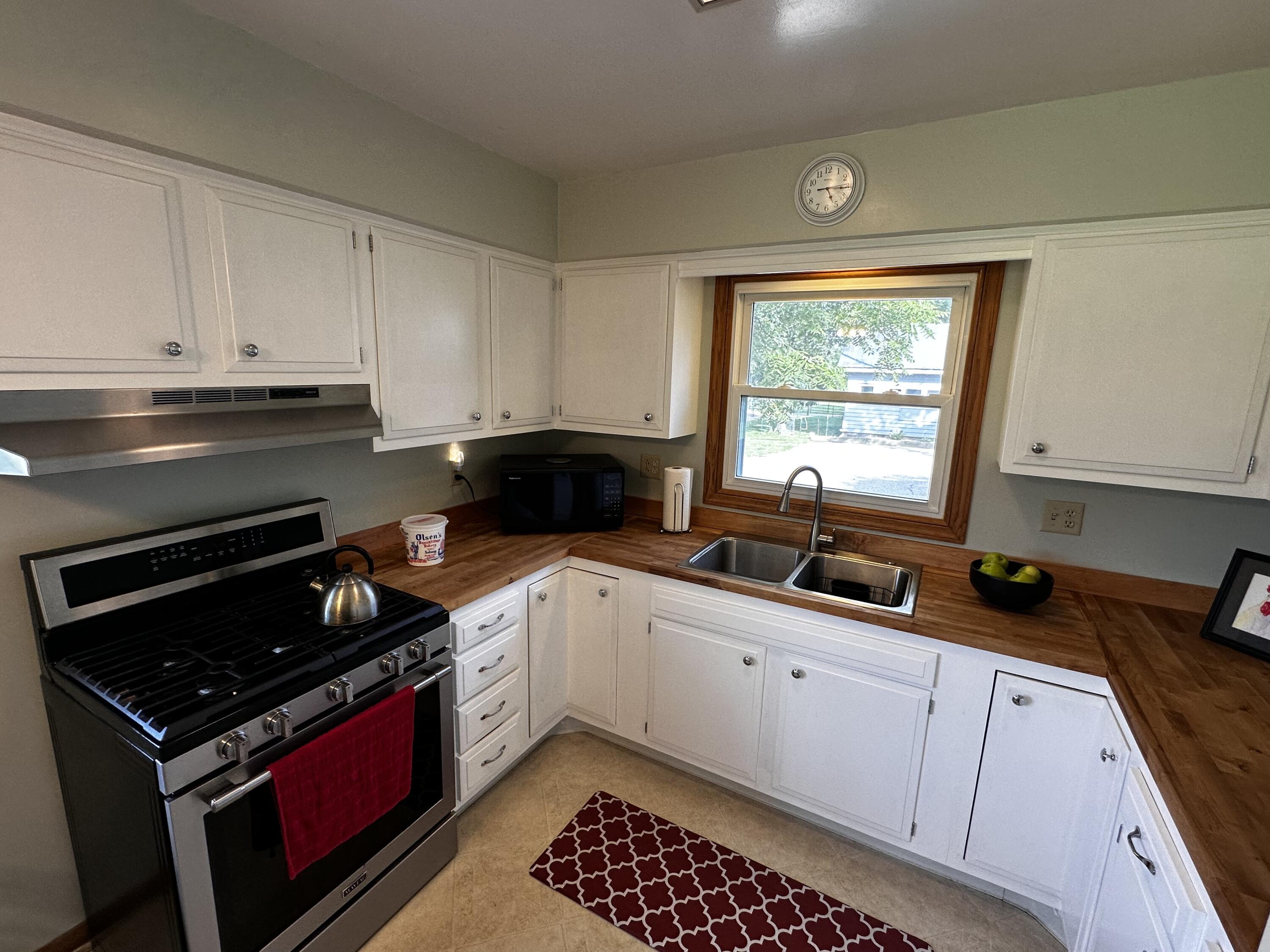 Wisconsin Lake Home for sale (MLS#: 1927790) at 5912 E Creek Rd, in LaPrairie, Wisconsin. (16 of 59)