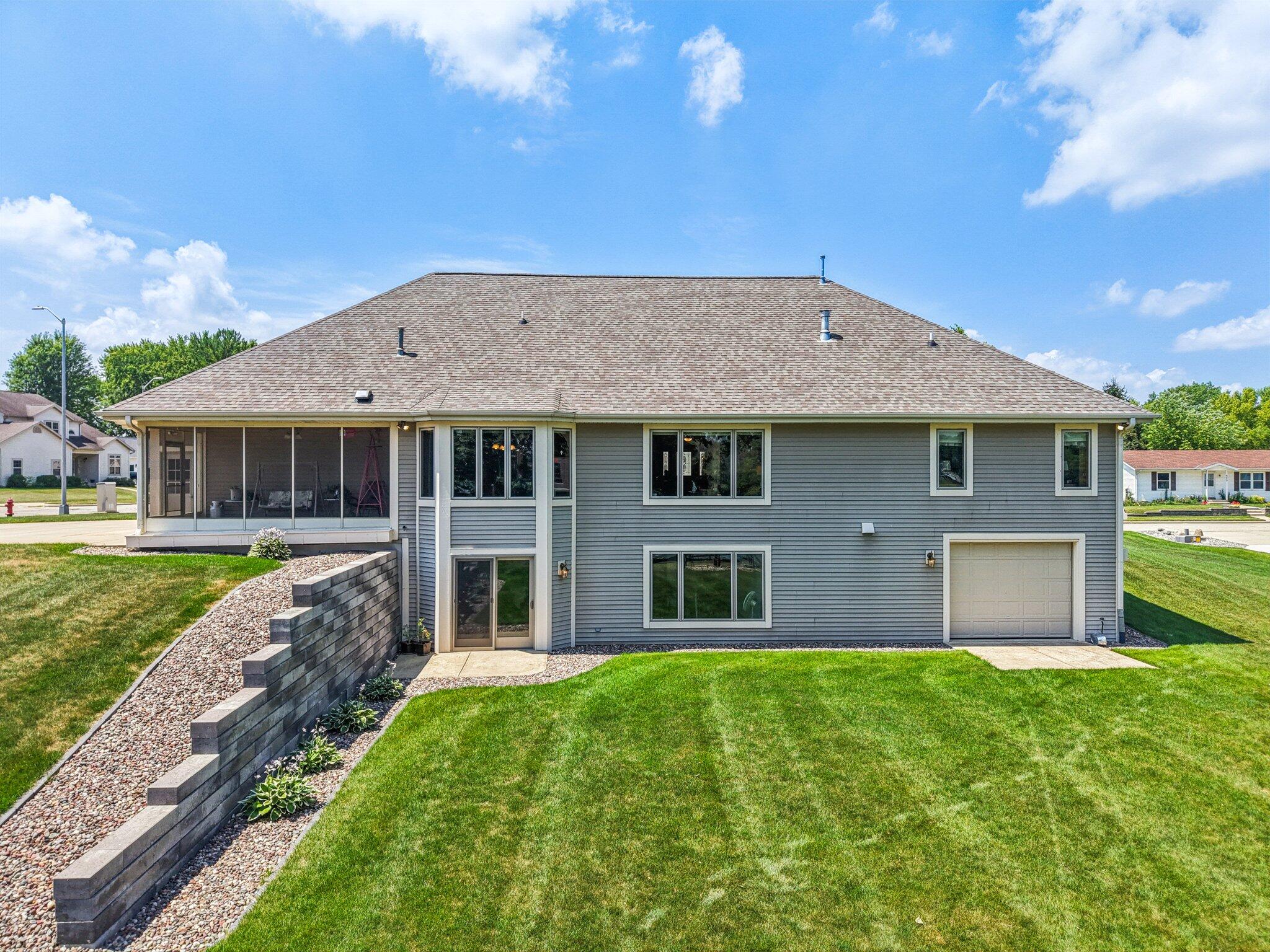 Wisconsin Lake Home for sale (MLS#: 1927978) at 638  Windsor Ter, in Jefferson, Wisconsin. (4 of 78)