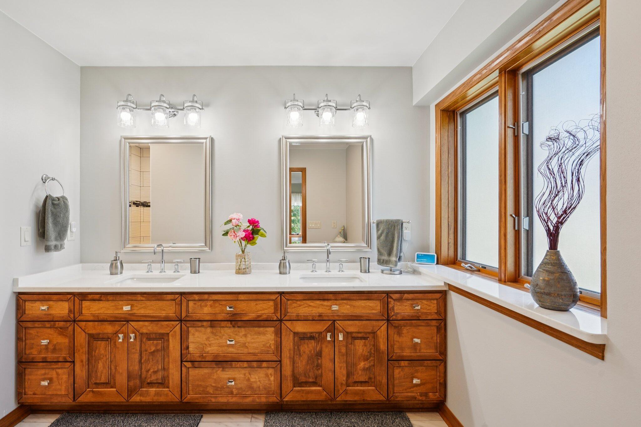 Wisconsin Lake Home for sale (MLS#: 1927978) at 638  Windsor Ter, in Jefferson, Wisconsin. (37 of 78)