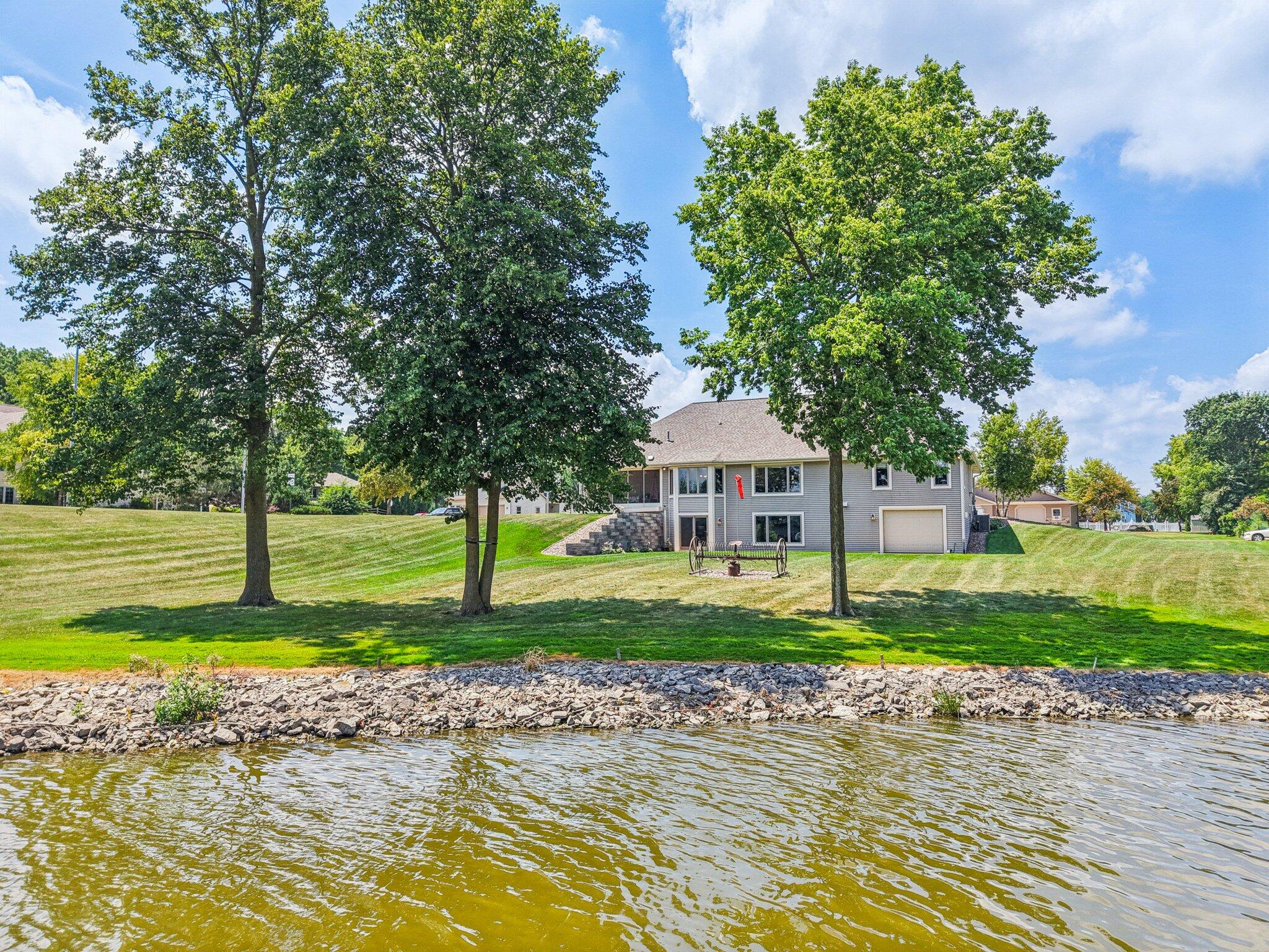 Wisconsin Lake Home for sale (MLS#: 1927978) at 638  Windsor Ter, in Jefferson, Wisconsin. (5 of 78)