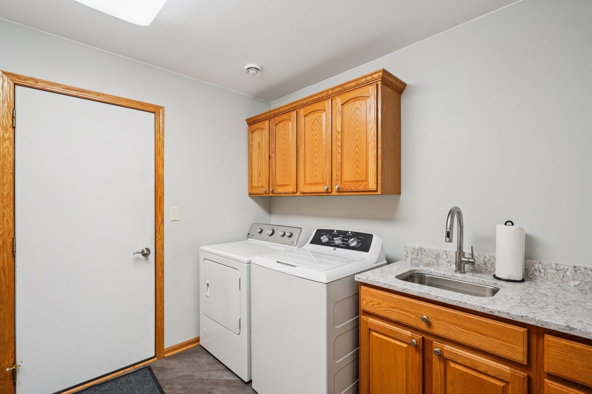Wisconsin Lake Home for sale (MLS#: 1927978) at 638  Windsor Ter, in Jefferson, Wisconsin. (46 of 78)