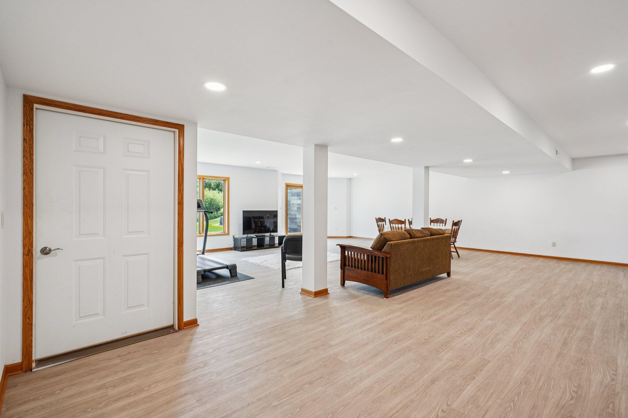Wisconsin Lake Home for sale (MLS#: 1927978) at 638  Windsor Ter, in Jefferson, Wisconsin. (48 of 78)