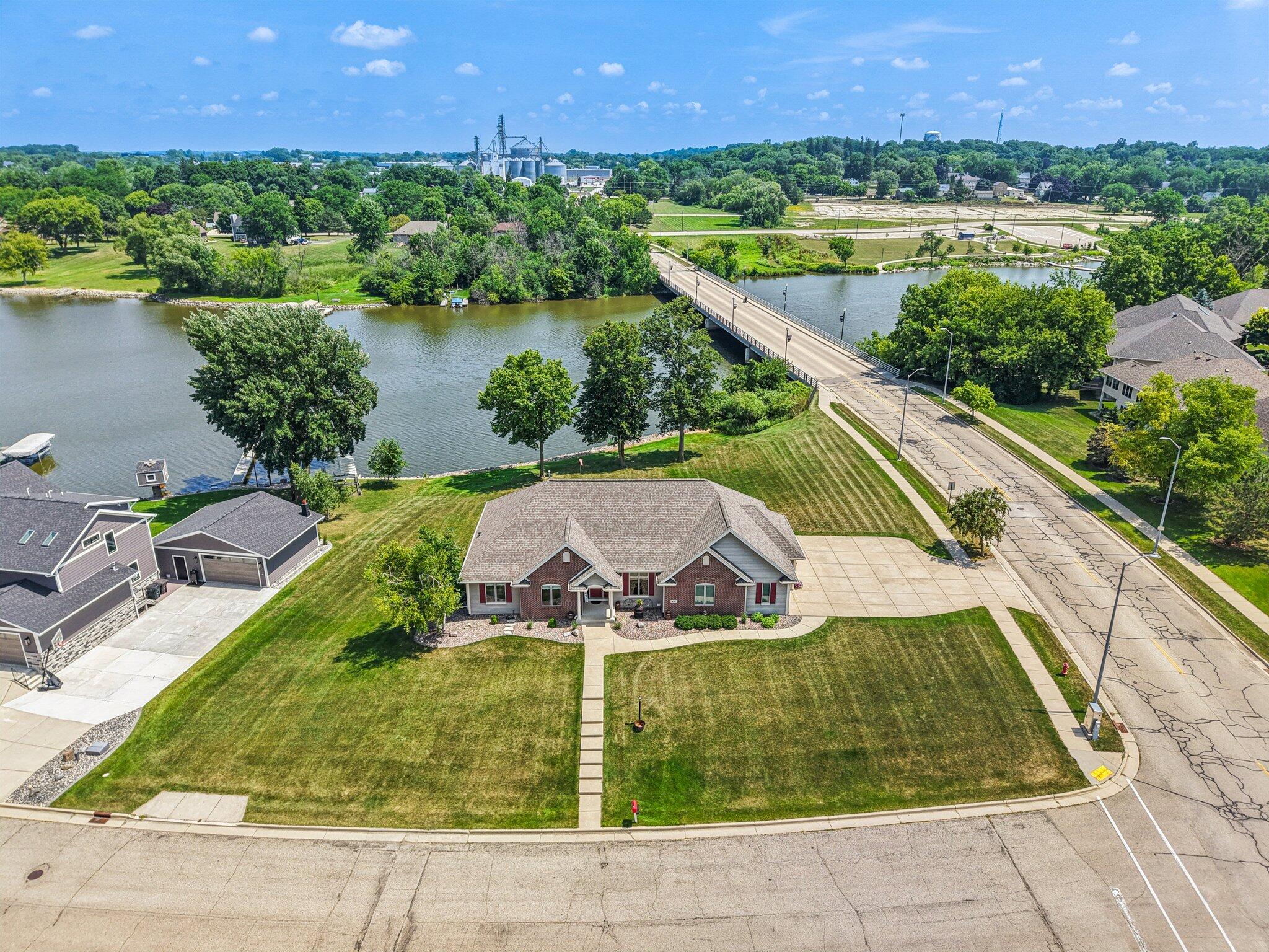 Wisconsin Lake Home for sale (MLS#: 1927978) at 638  Windsor Ter, in Jefferson, Wisconsin. (6 of 78)