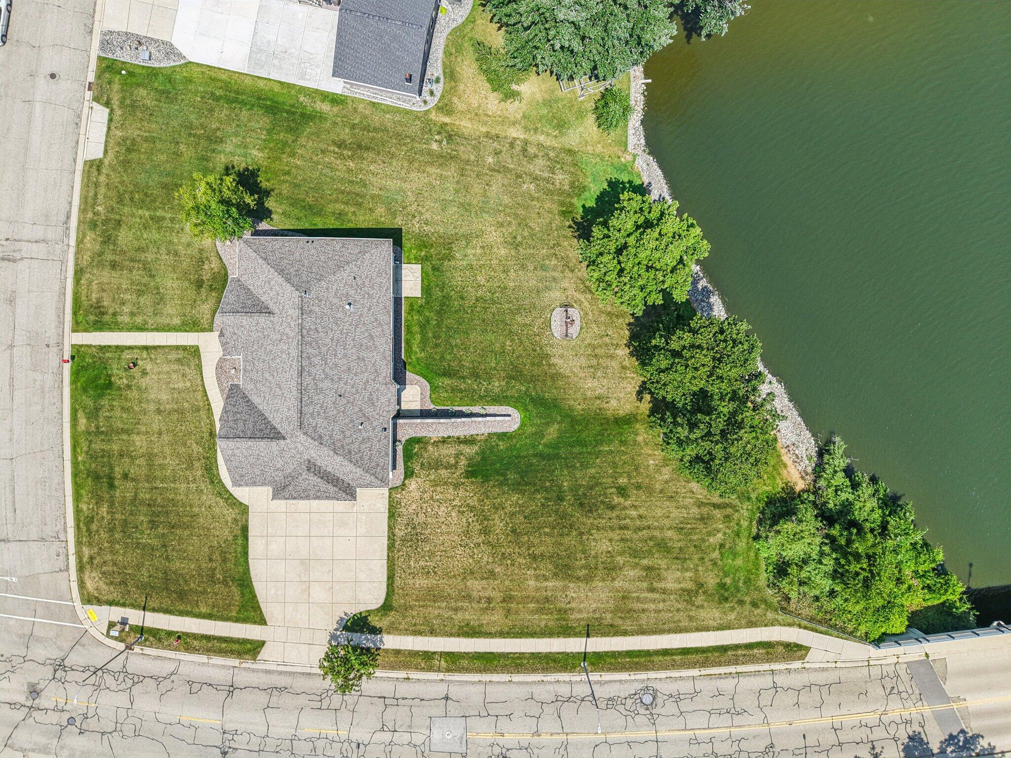 Wisconsin Lake Home for sale (MLS#: 1927978) at 638  Windsor Ter, in Jefferson, Wisconsin. (7 of 78)