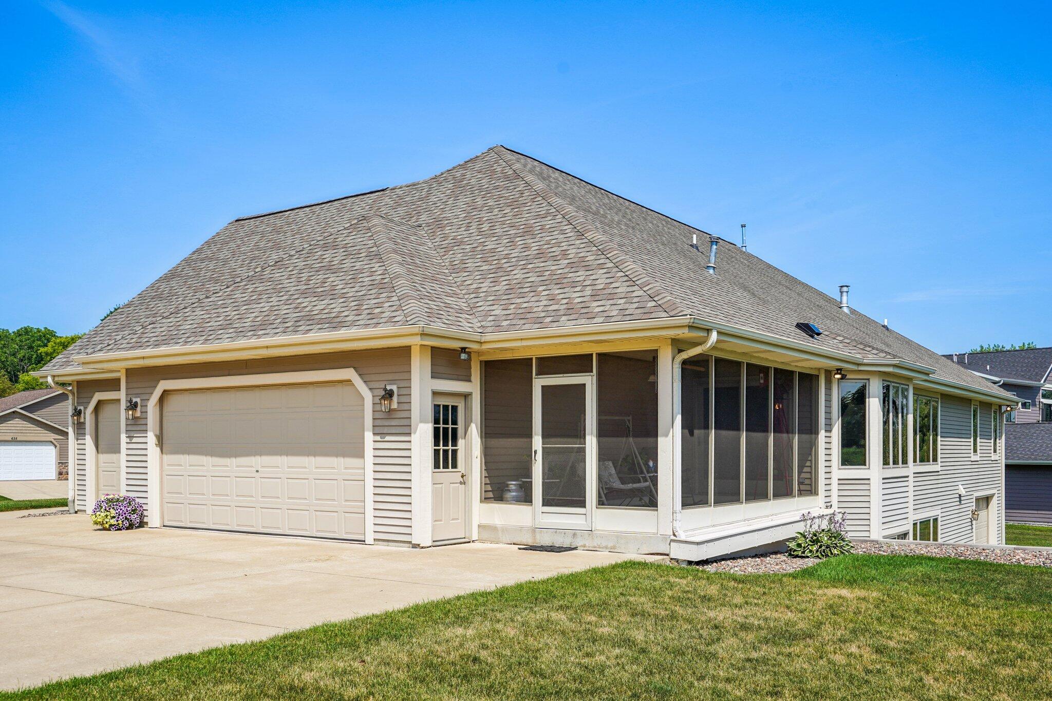 Wisconsin Lake Home for sale (MLS#: 1927978) at 638  Windsor Ter, in Jefferson, Wisconsin. (64 of 78)