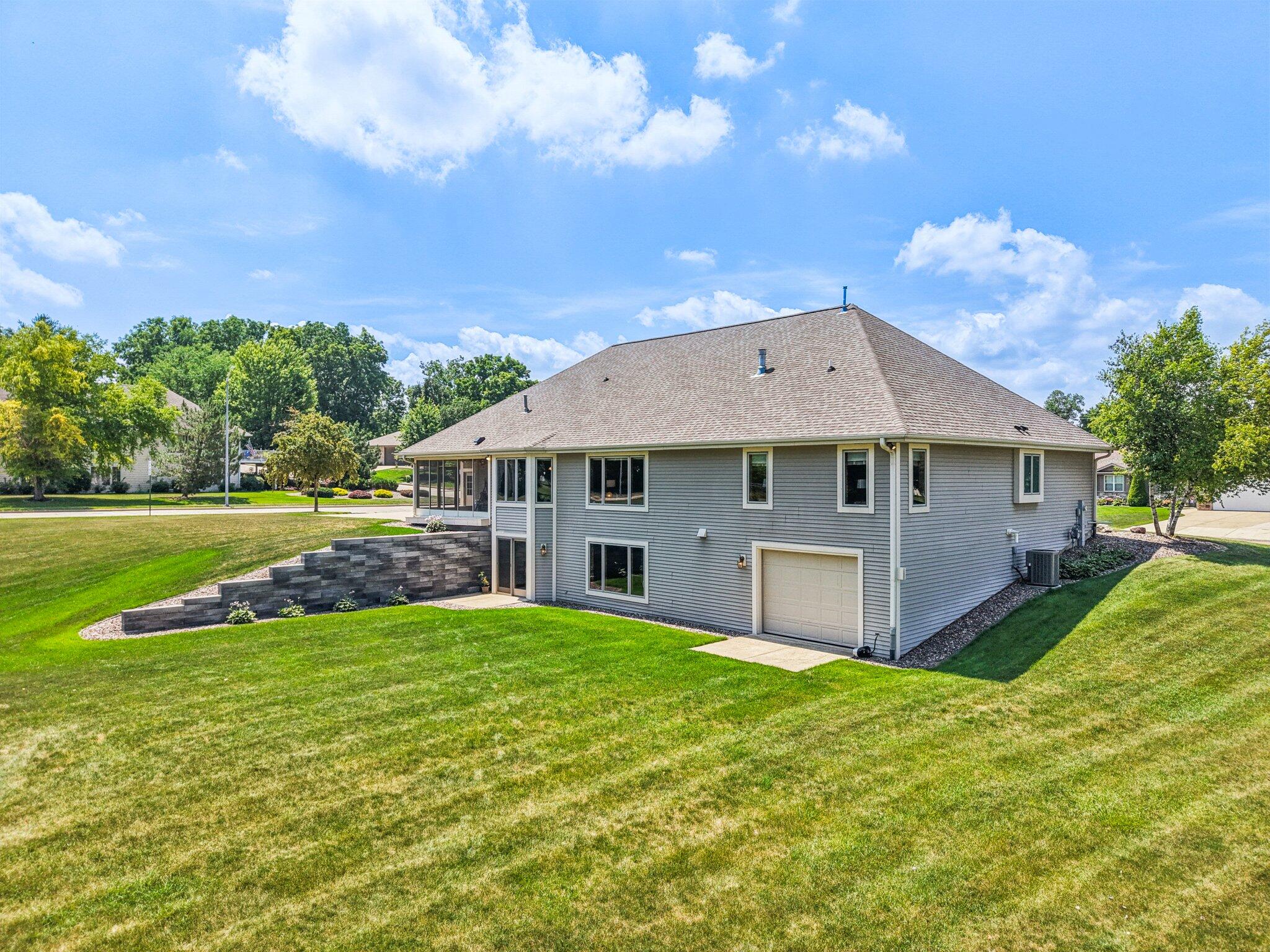 Wisconsin Lake Home for sale (MLS#: 1927978) at 638  Windsor Ter, in Jefferson, Wisconsin. (68 of 78)