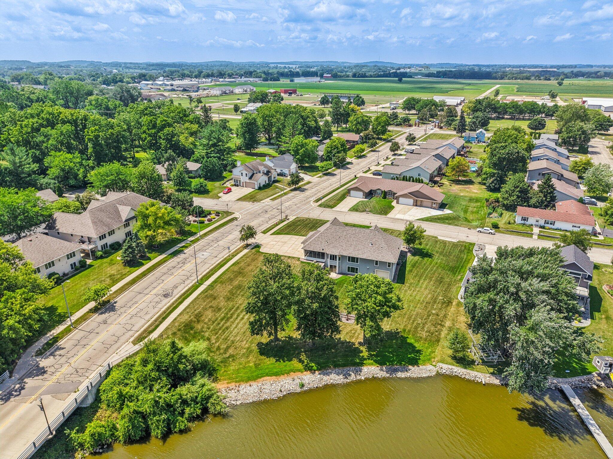 Wisconsin Lake Home for sale (MLS#: 1927978) at 638  Windsor Ter, in Jefferson, Wisconsin. (73 of 78)