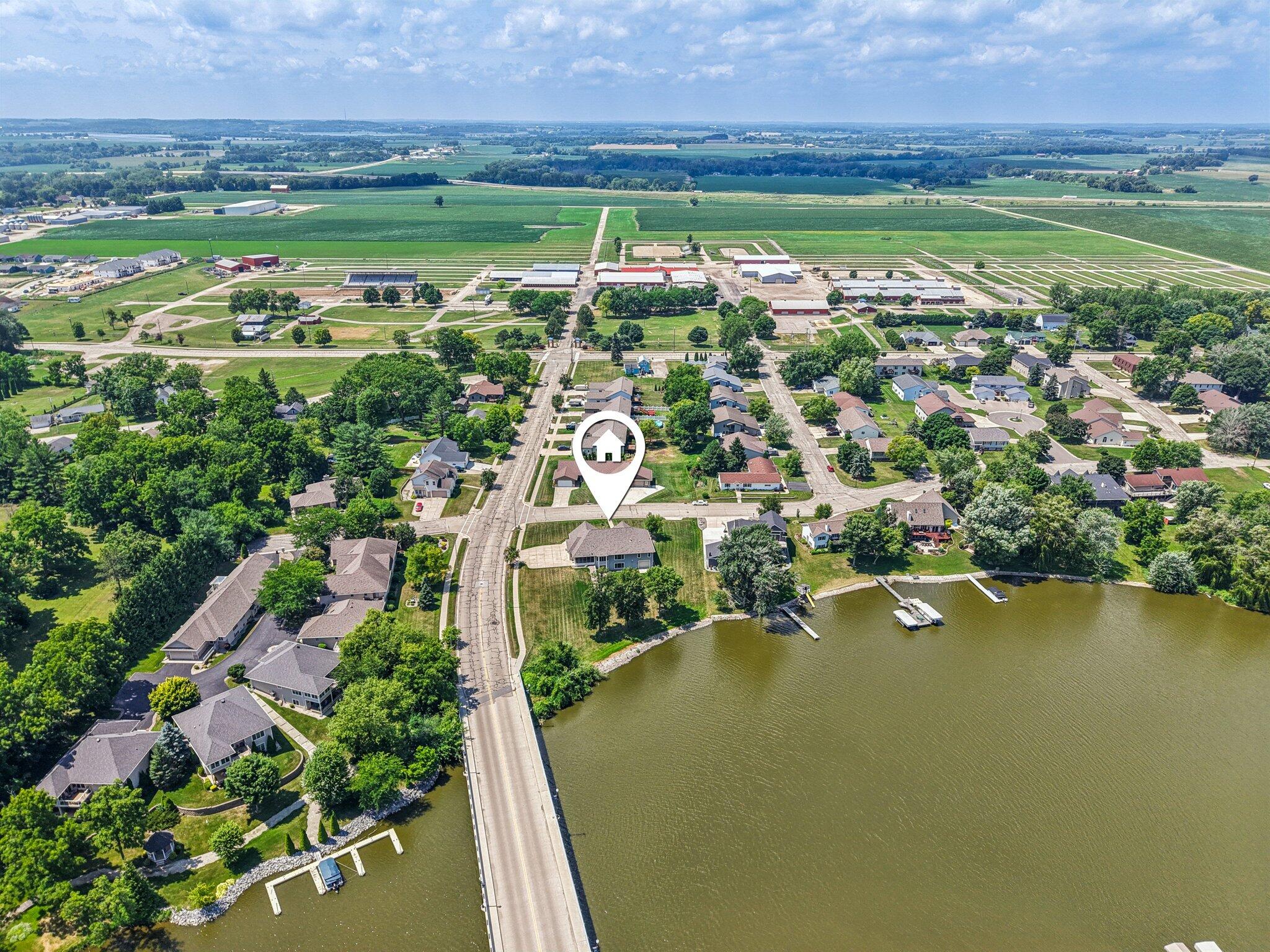 Wisconsin Lake Home for sale (MLS#: 1927978) at 638  Windsor Ter, in Jefferson, Wisconsin. (74 of 78)