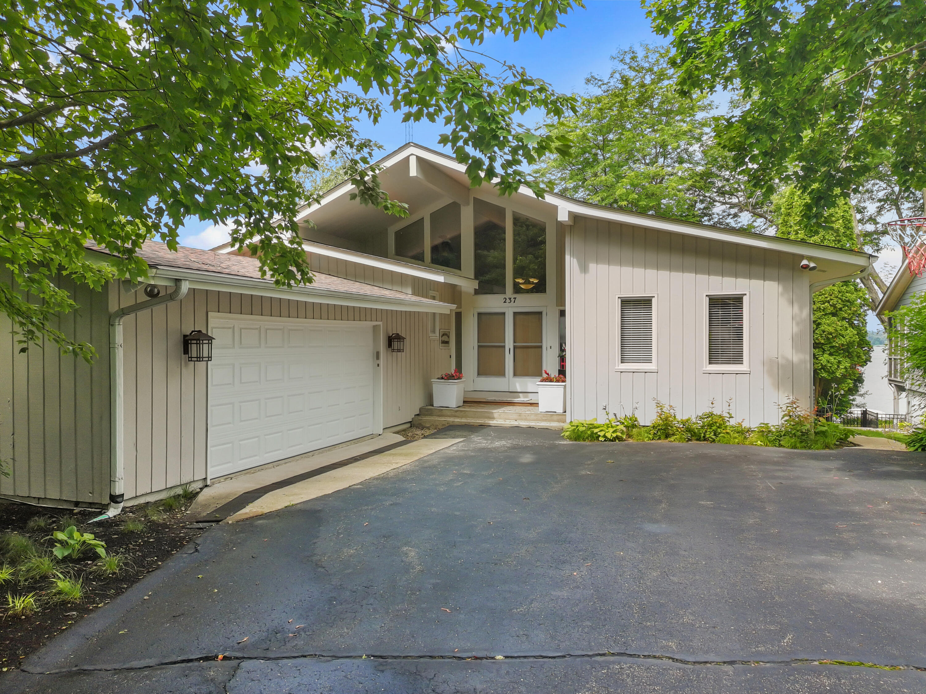 Wisconsin Lake Home for sale (MLS#: 1928138) at 237  Grandview Ln, in Twin Lakes, Wisconsin. (4 of 46)