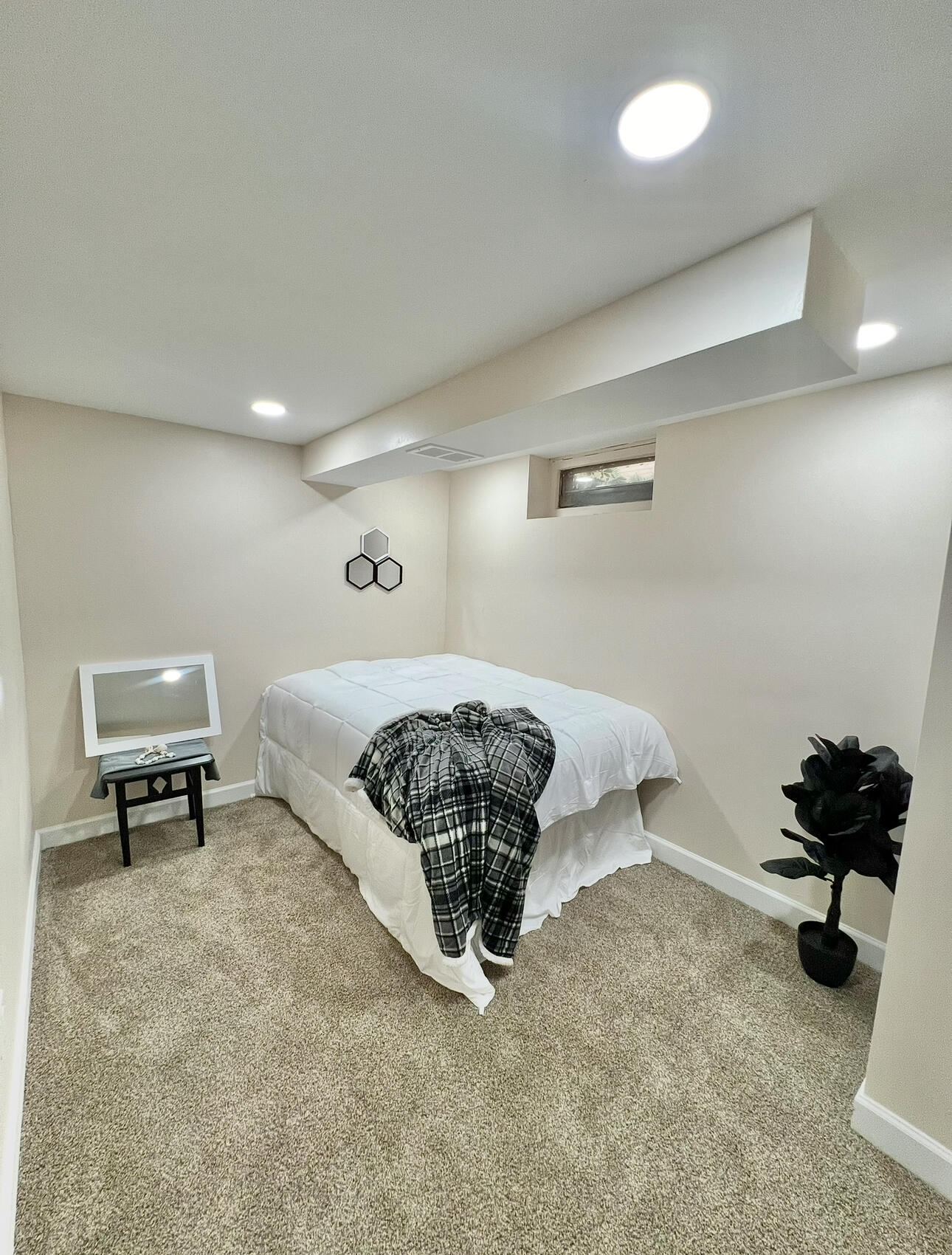 Wisconsin Lake Home for sale (MLS#: 1928315) at 3144 N 92nd St, in Milwaukee, Wisconsin. (12 of 18)