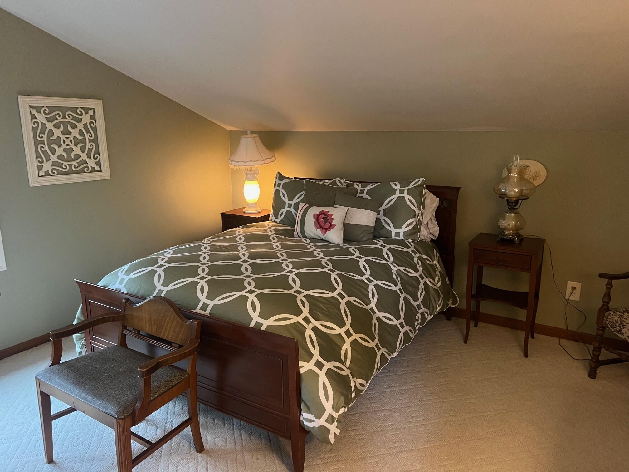 Wisconsin Lake Home for sale (MLS#: 1928345) at 1823 W Shore Dr, in Delafield, Wisconsin. (19 of 34)