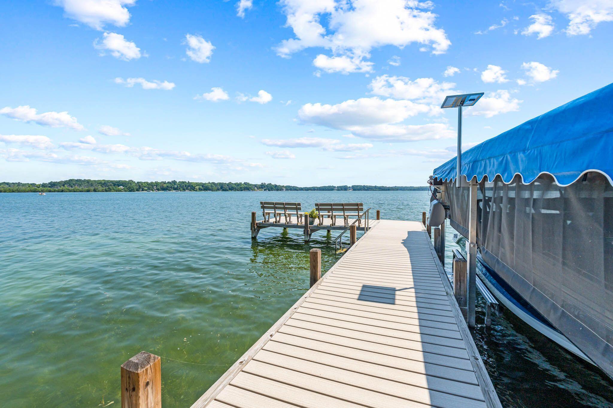 Wisconsin Lake Home for sale (MLS#: 1928516) at 1  Earling Ct, in Oconomowoc Lake, Wisconsin. (17 of 35)