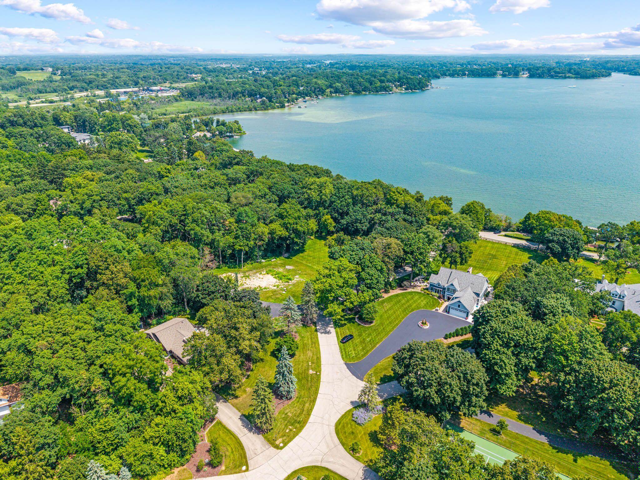 Wisconsin Lake Home for sale (MLS#: 1928516) at 1  Earling Ct, in Oconomowoc Lake, Wisconsin. (28 of 35)